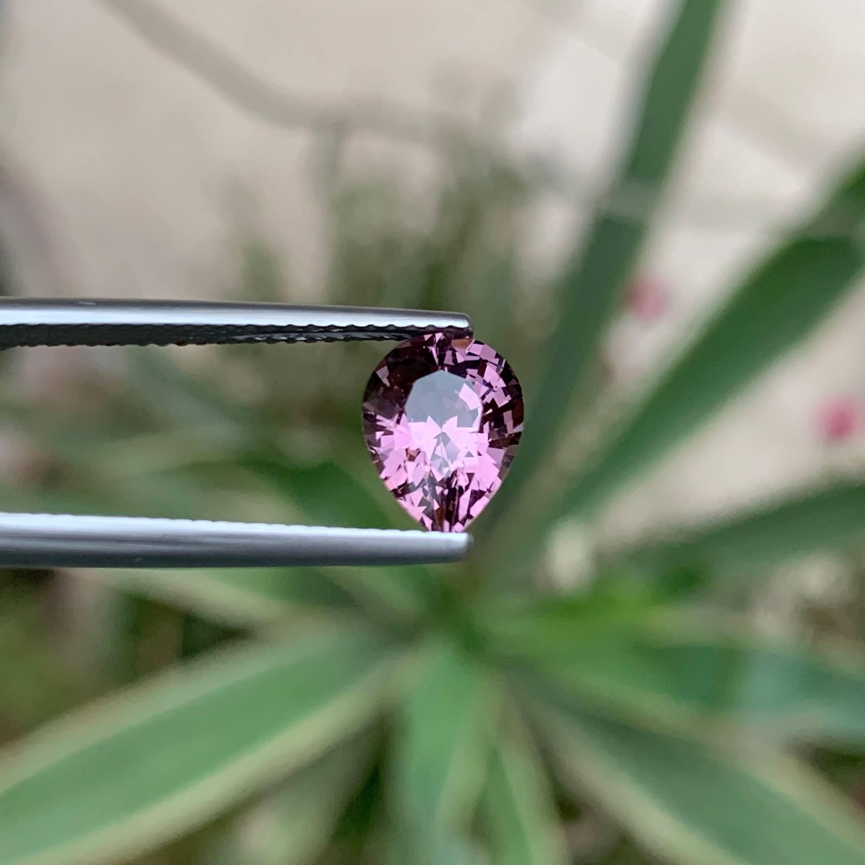 2,00 Carati di Spinello birmano rosa violaceo naturale sfuso Pietra preziosa con taglio a pera In condizioni Nuovo in vendita a Bangkok, TH