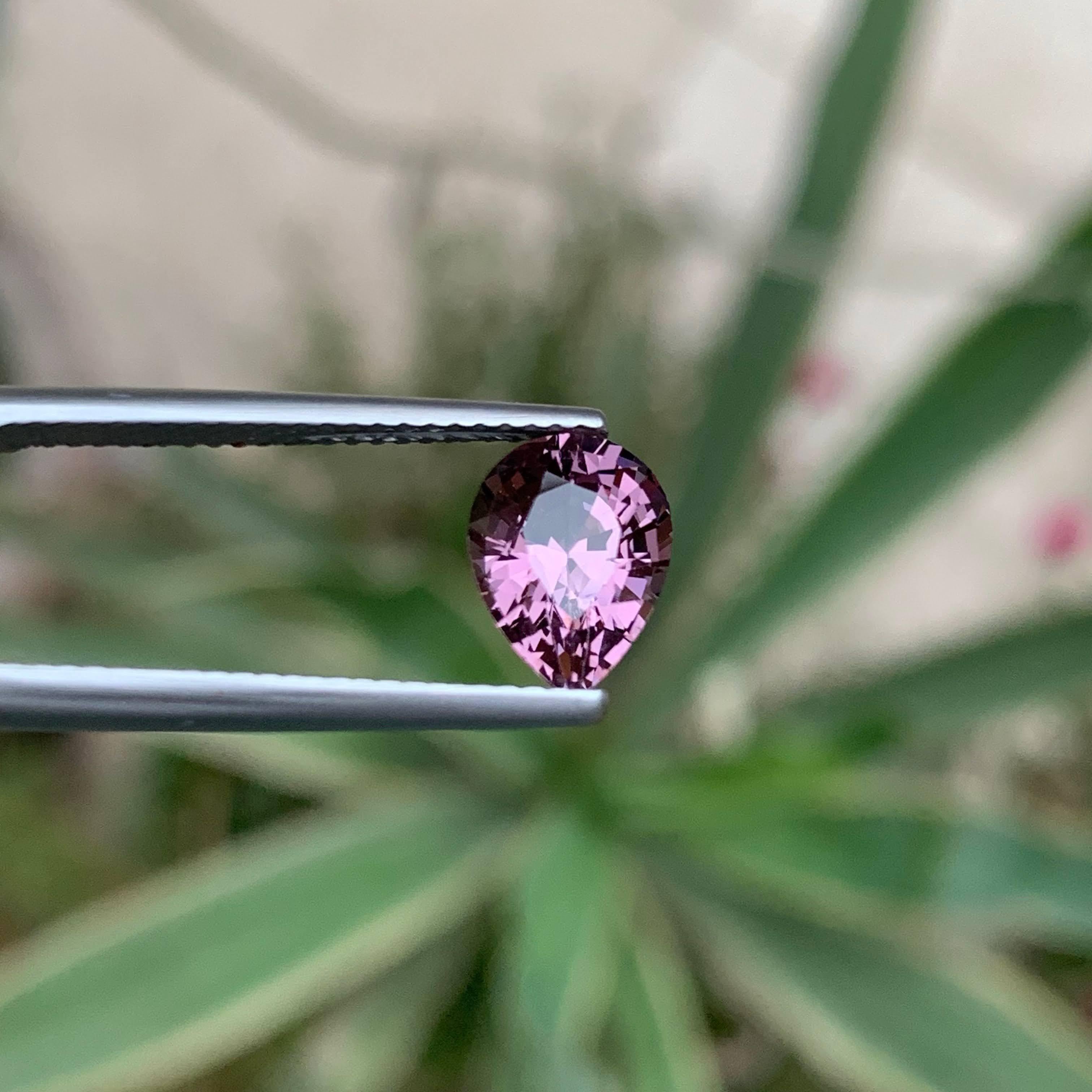 da uomo o donna 2,00 Carati di Spinello birmano rosa violaceo naturale sfuso Pietra preziosa con taglio a pera in vendita