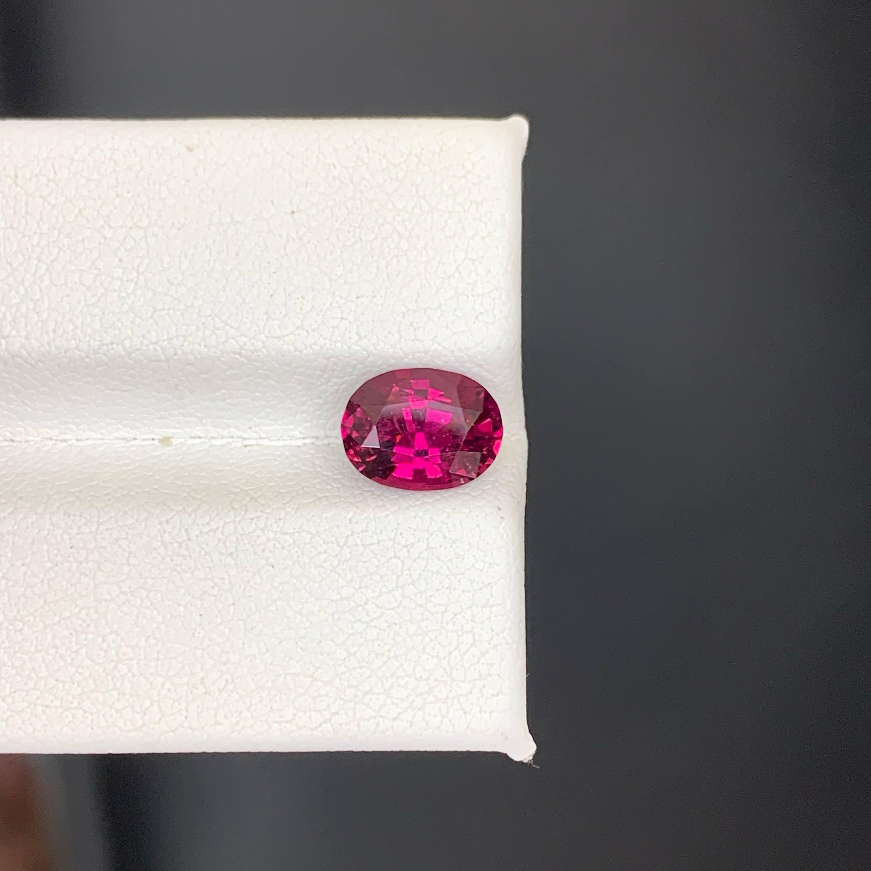Taille ovale 2.00 Carat Natural Loose Quality Rubelite Tourmaline Oval Cut Afghan Gemstone (pierre précieuse afghane) en vente