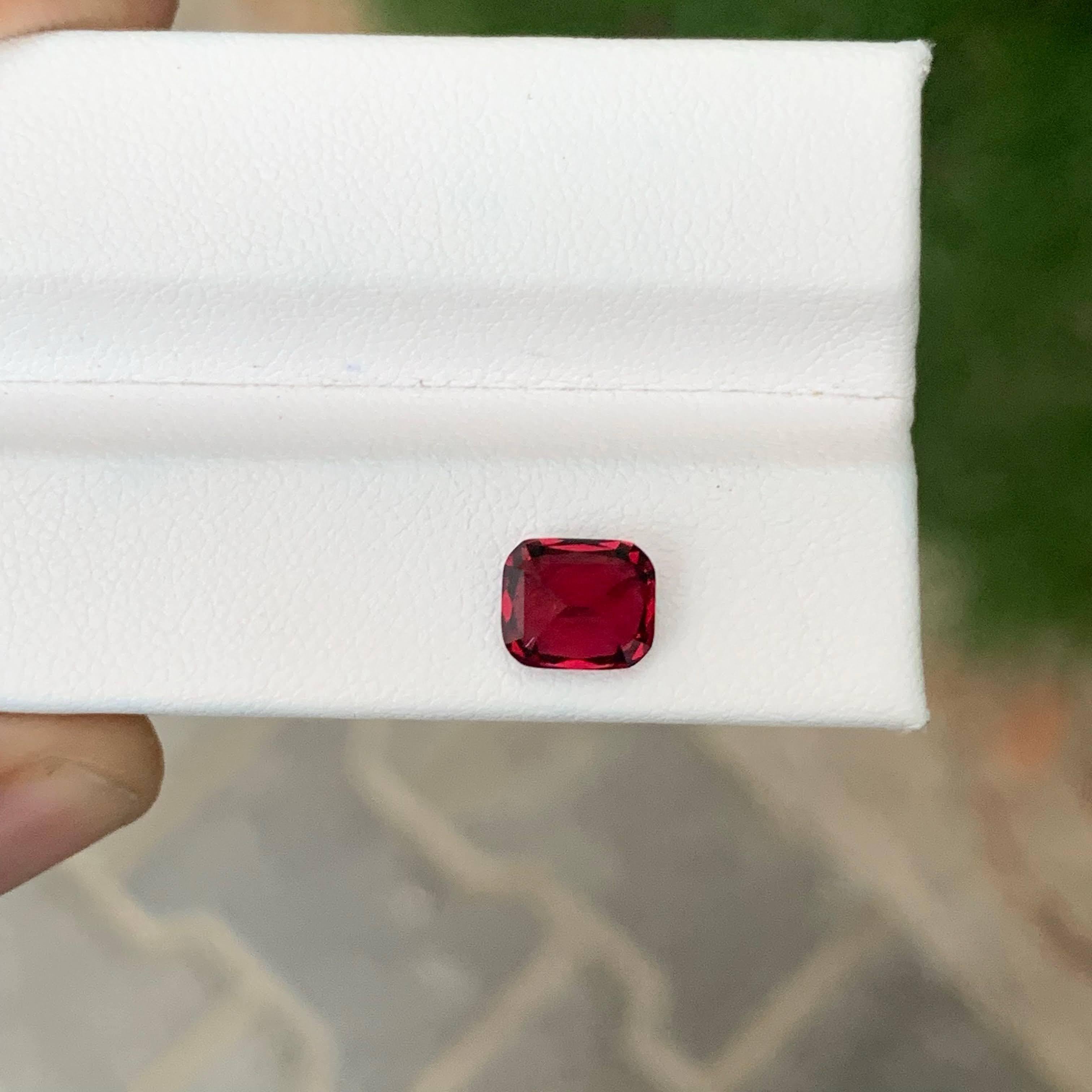 2.00 quilates de granate rojo natural suelto talla cojín piedra preciosa de Tanzania Moderno en venta