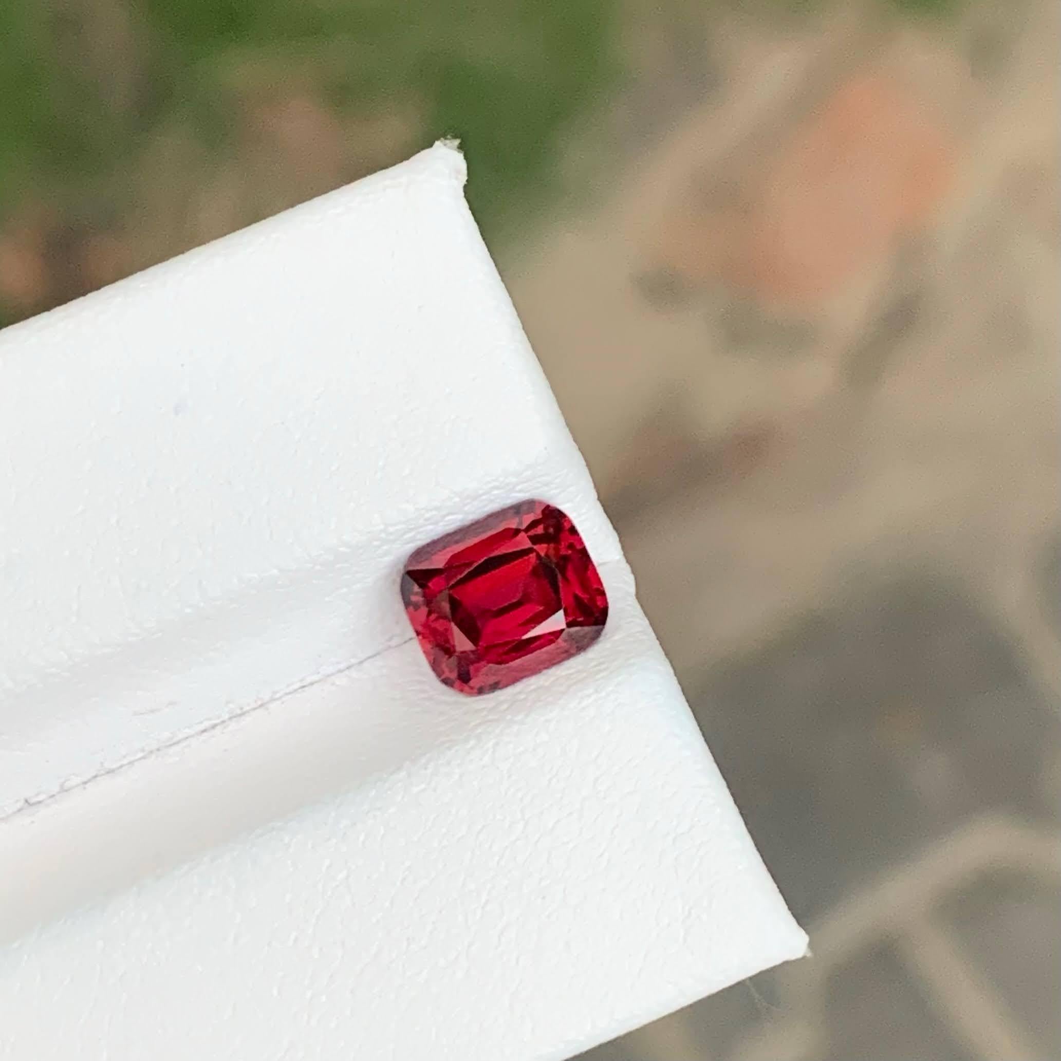 2.00 quilates de granate rojo natural suelto talla cojín piedra preciosa de Tanzania en Nuevo estado para la venta en Bangkok, TH