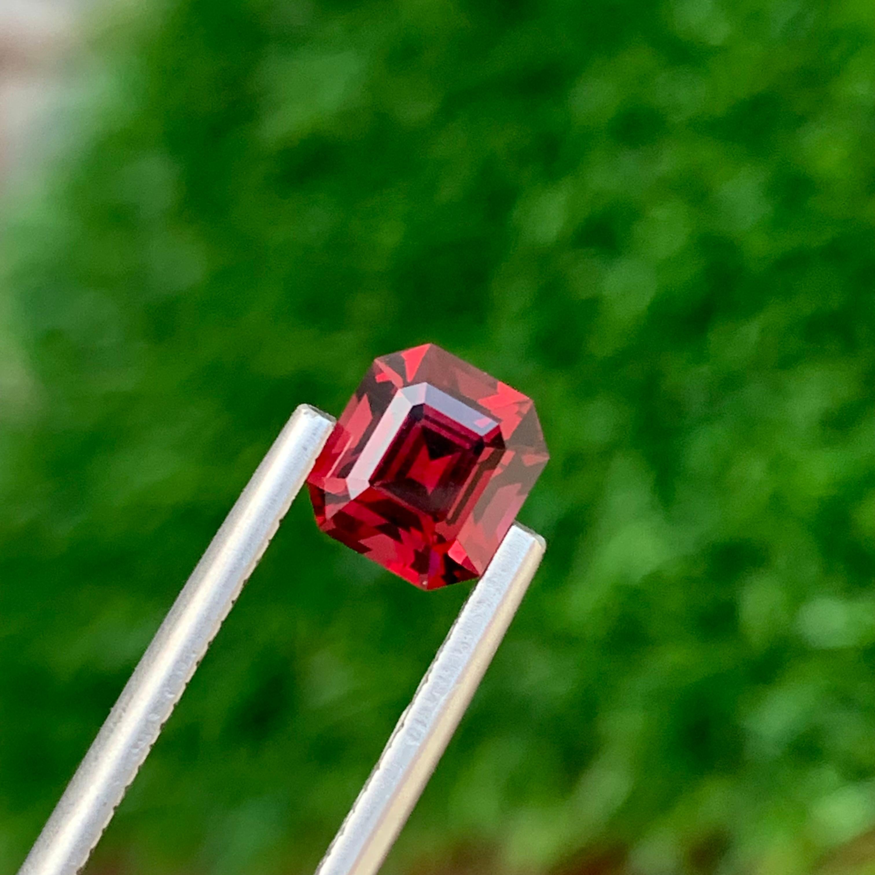 2.00 Karat natürlicher loser Rhodolith Granat Smaragd Form Edelstein für Damen oder Herren im Angebot