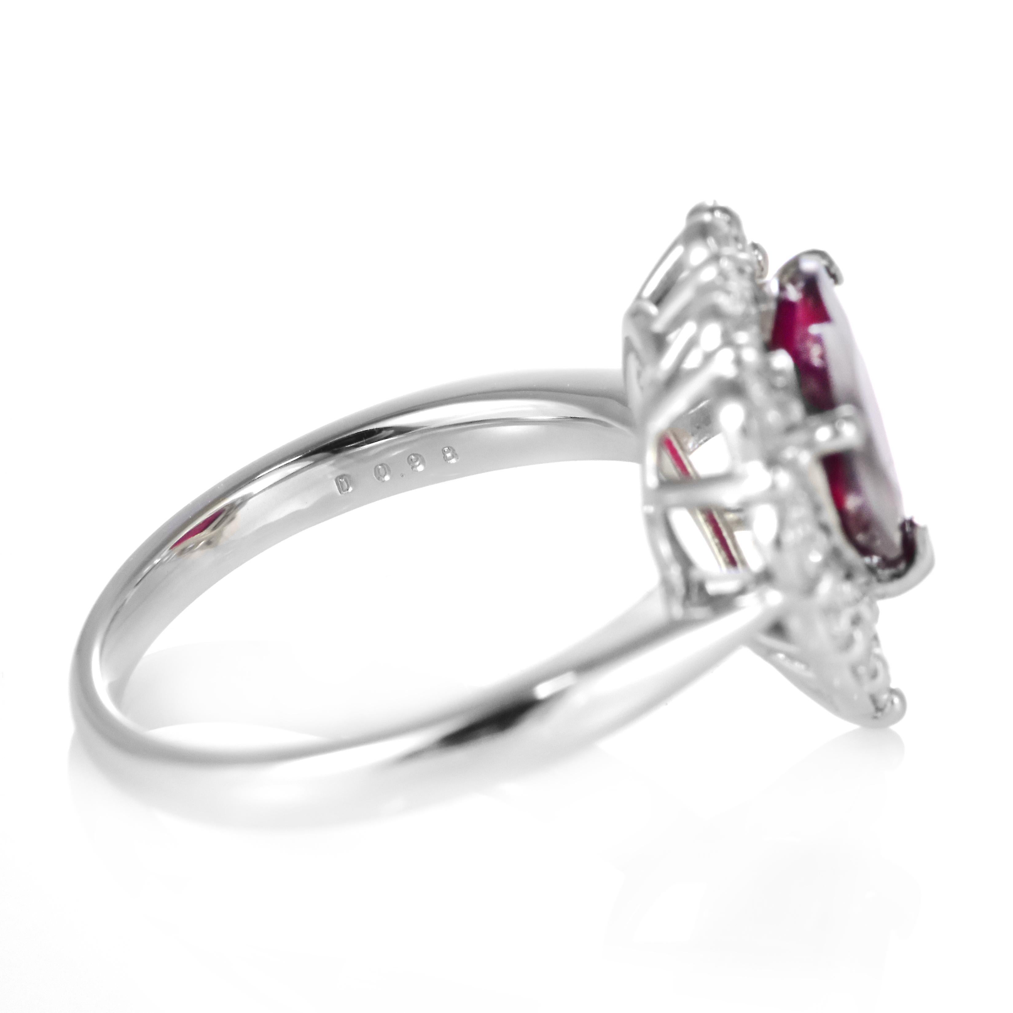 Bague en platine avec rubis et diamants de 2,00 carats, naturels et non chauffés, taillés en cœur en vente 3
