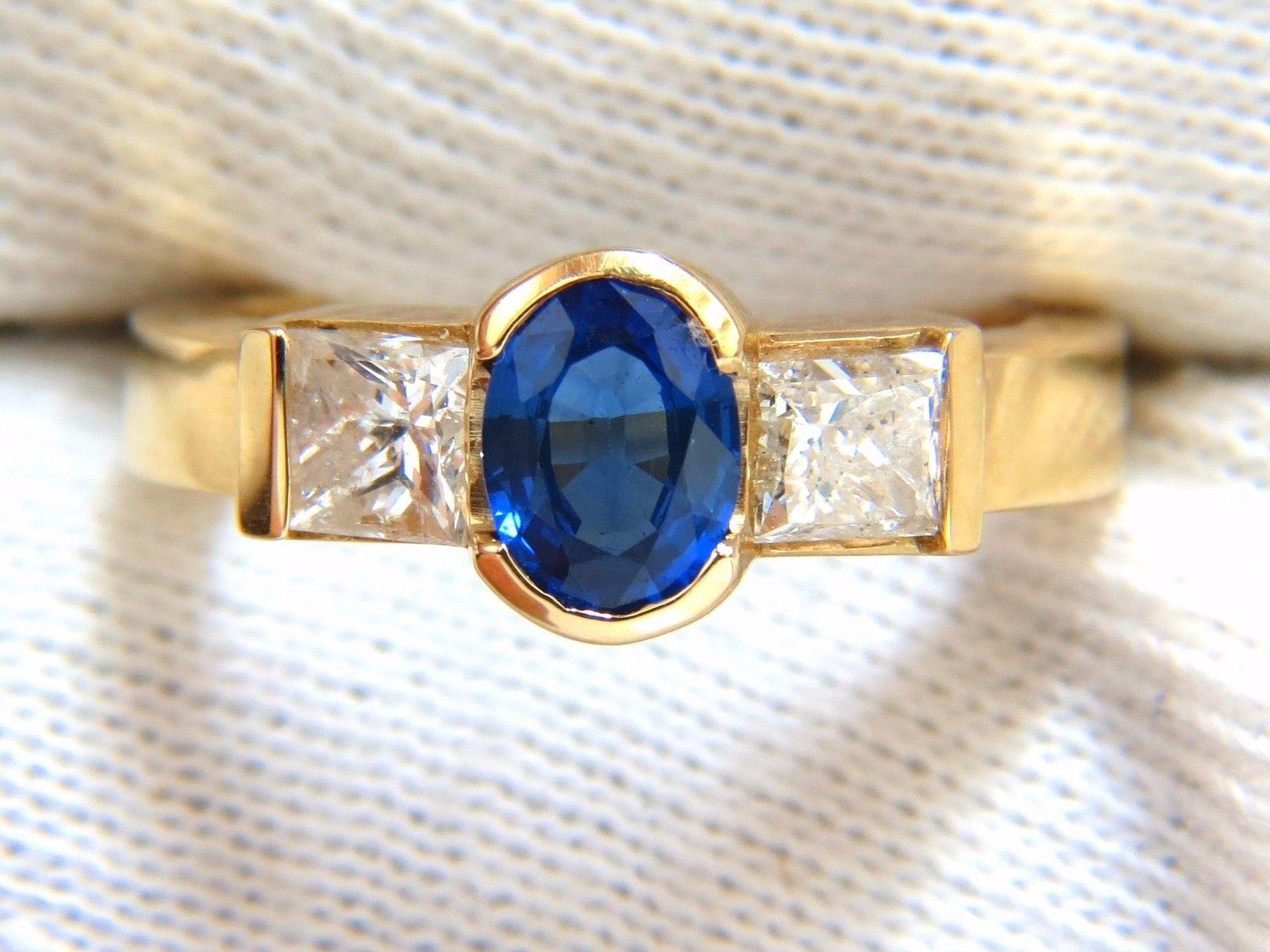 Oval Cut 2.00 Carat Natural Sapphires Diamond Three-Stone Ring 14 Karat Royal Blue For Sale