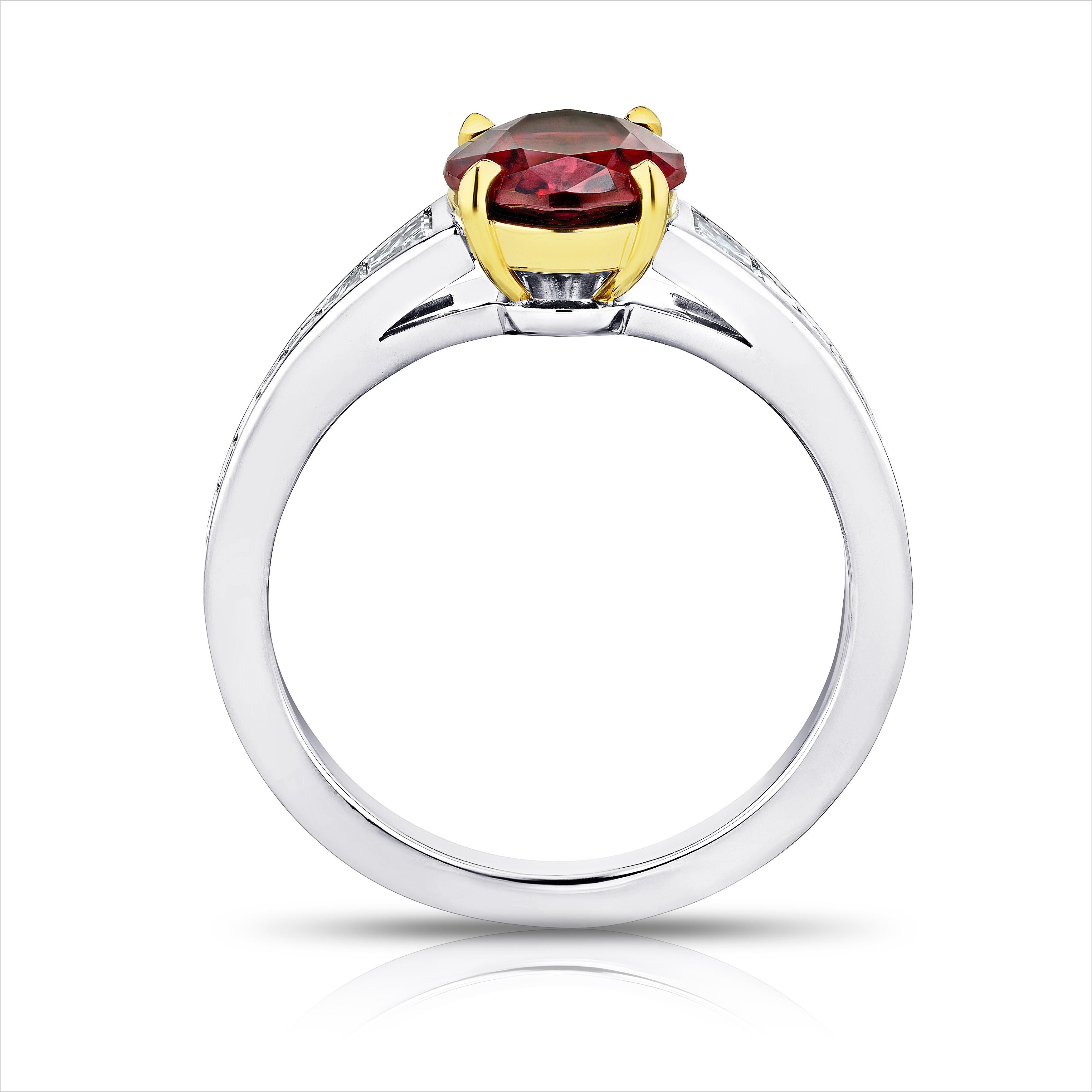 Anillo Ovalado de Espinela Roja y Diamante de 2,00 Quilates Contemporáneo en venta