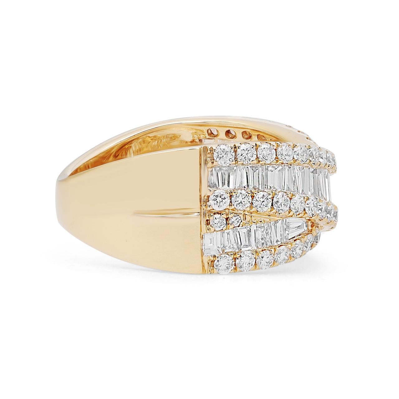 Modern 2.00 Carat Round and Baguette Diamond Crossover Fashion Ring 18K Yellow Gold For Sale