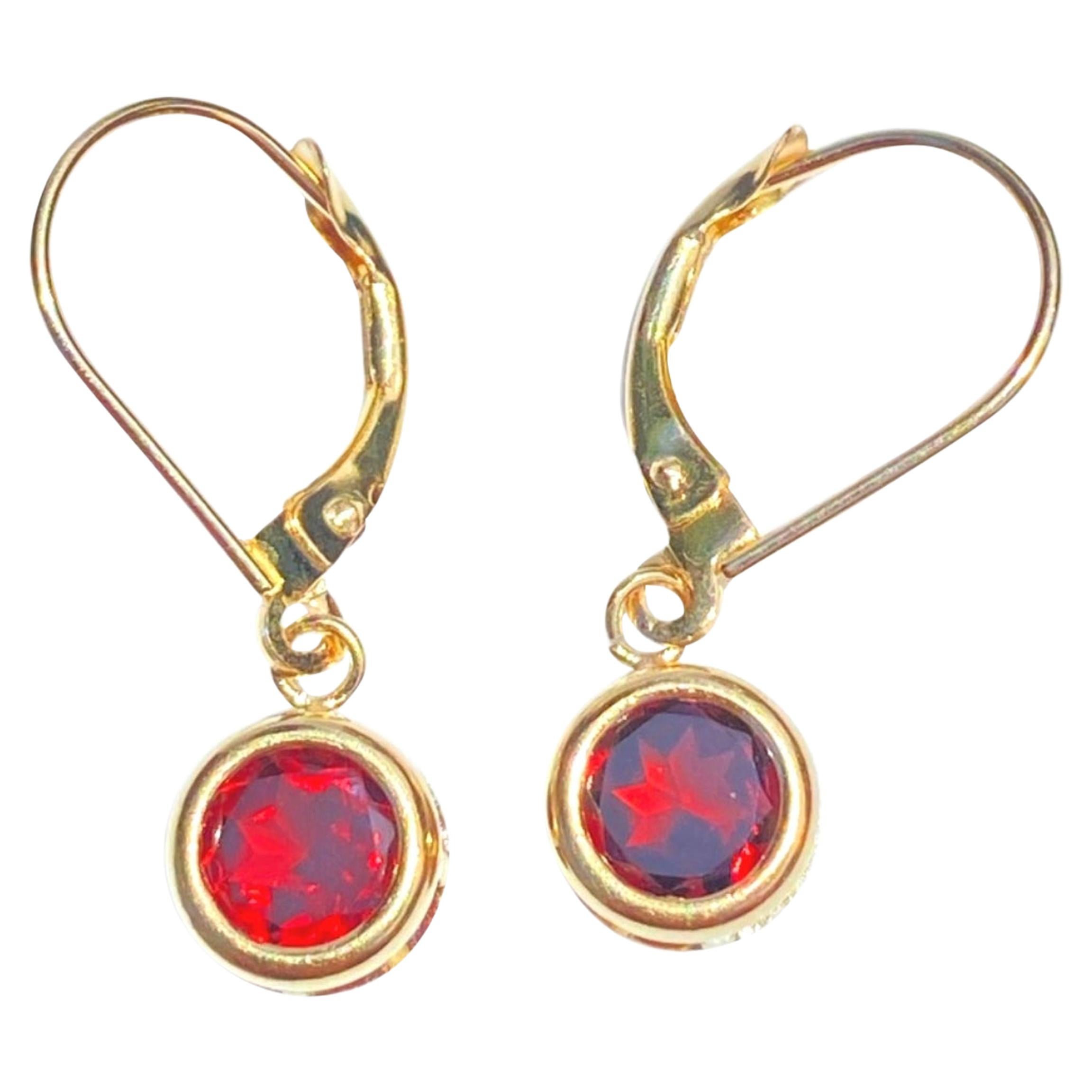 2.00 Carat Round-Brilliant Cut Red Garnet and 14K Yellow Gold Earrings For Sale