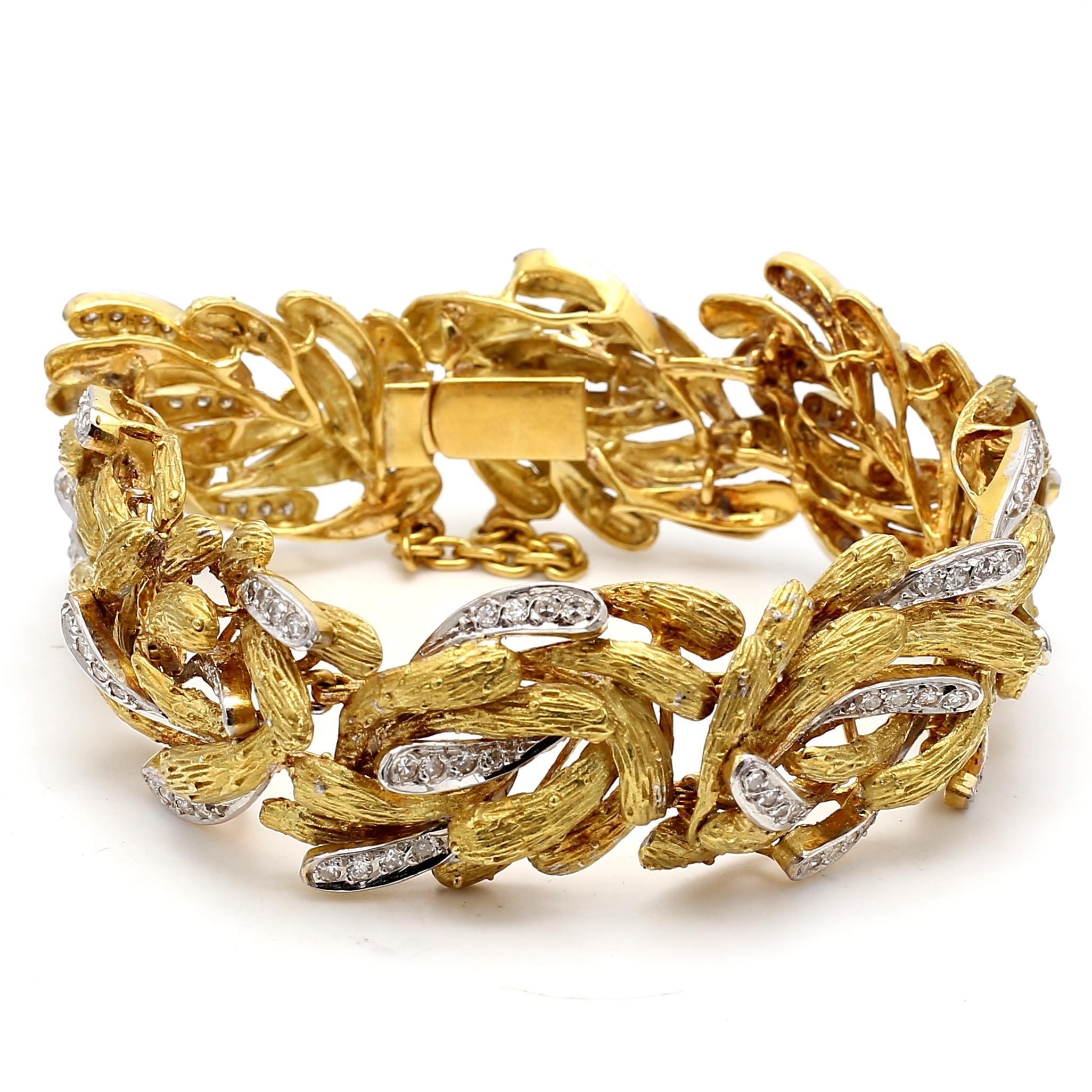 Titre :
2.00 Carat Round Brilliant H SI1 Diamond Gold 18 Karat Yellow Gold Texture Diamond Bracelet


Le style :
Texture Diamant


Métal :
Or jaune 18 carats


Pierre précieuse 1 :
Diamants de 2 carats


Nombre de pierres :
112


Couleur :
H


La