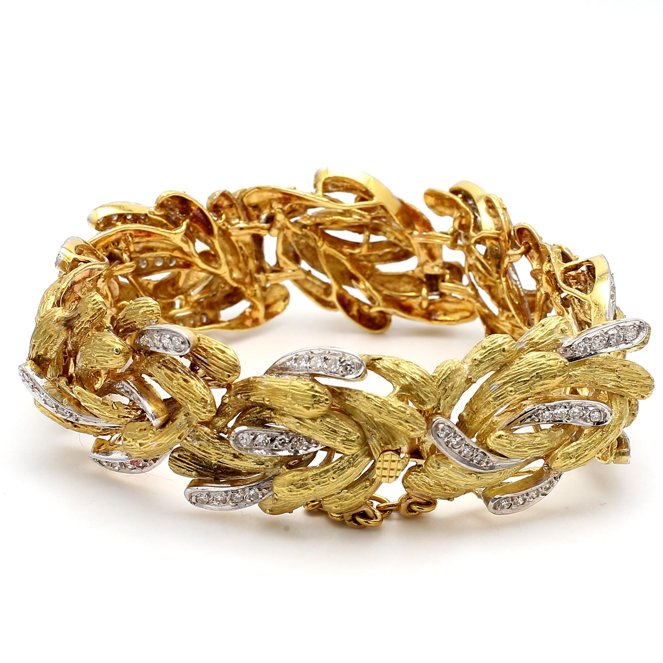 Bracelet texturé en or jaune 18 carats avec diamants ronds brillants de 2,00 carats en vente 1