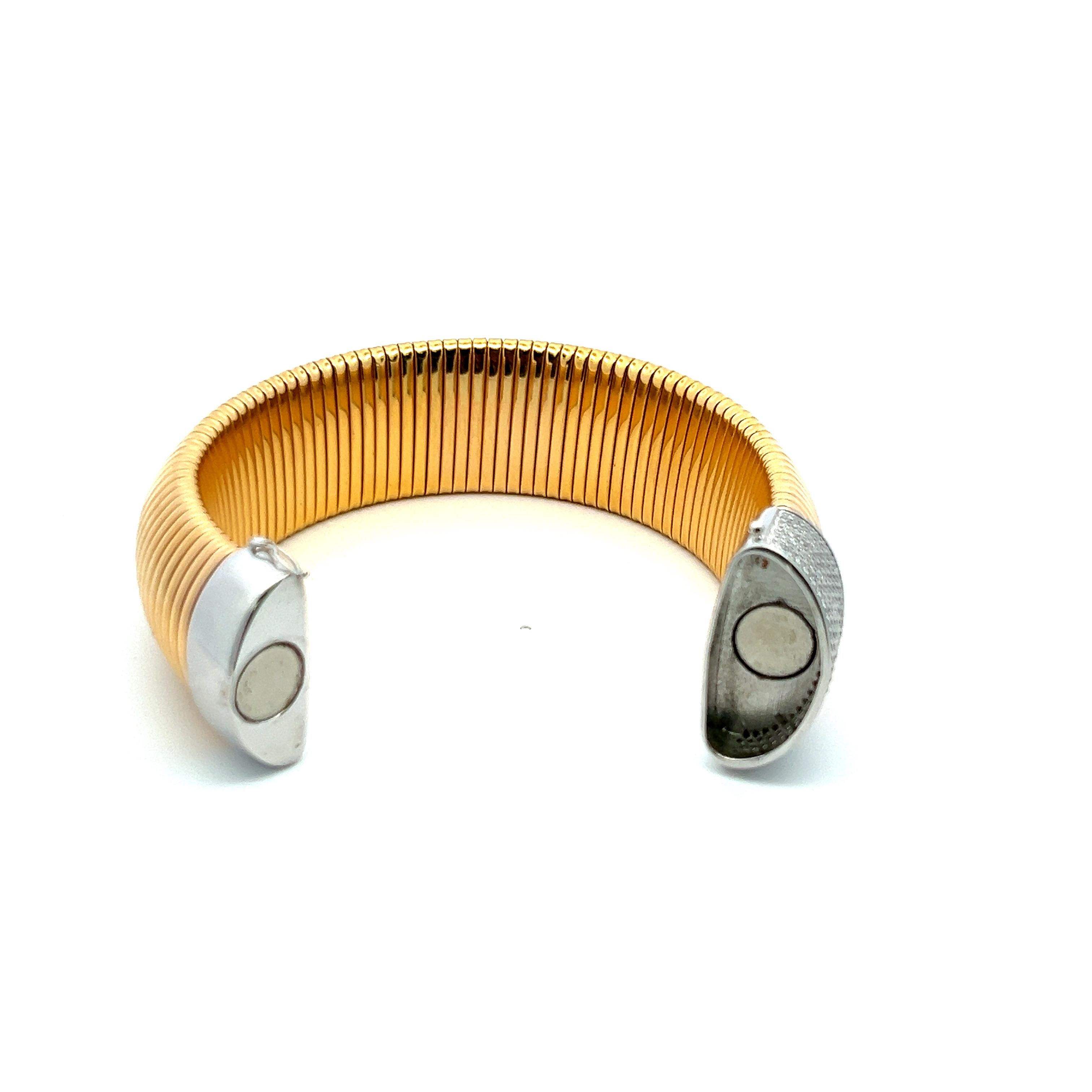 Brilliant Cut 2.00 Carat Round Brilliant H VS1 Diamond 18 Karat Two Tone Gold Tubogas Bracelet For Sale