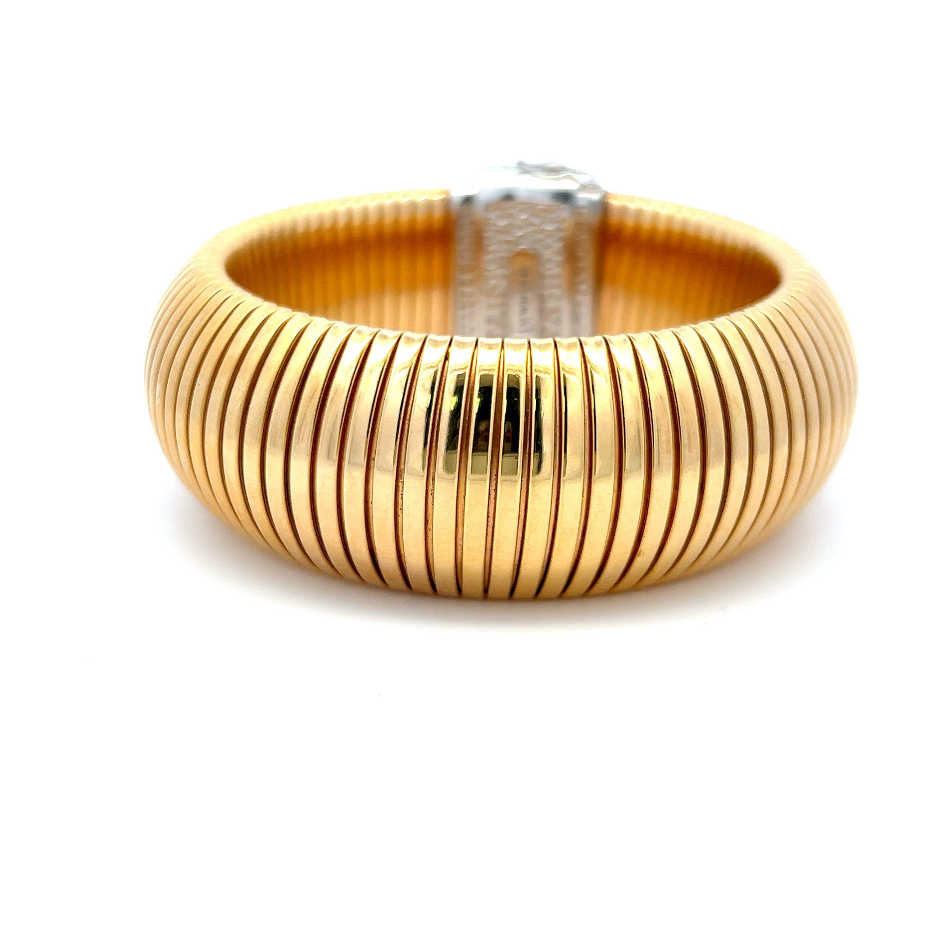 2.00 Carat Round Brilliant H VS1 Diamond 18 Karat Two Tone Gold Tubogas Bracelet For Sale 3
