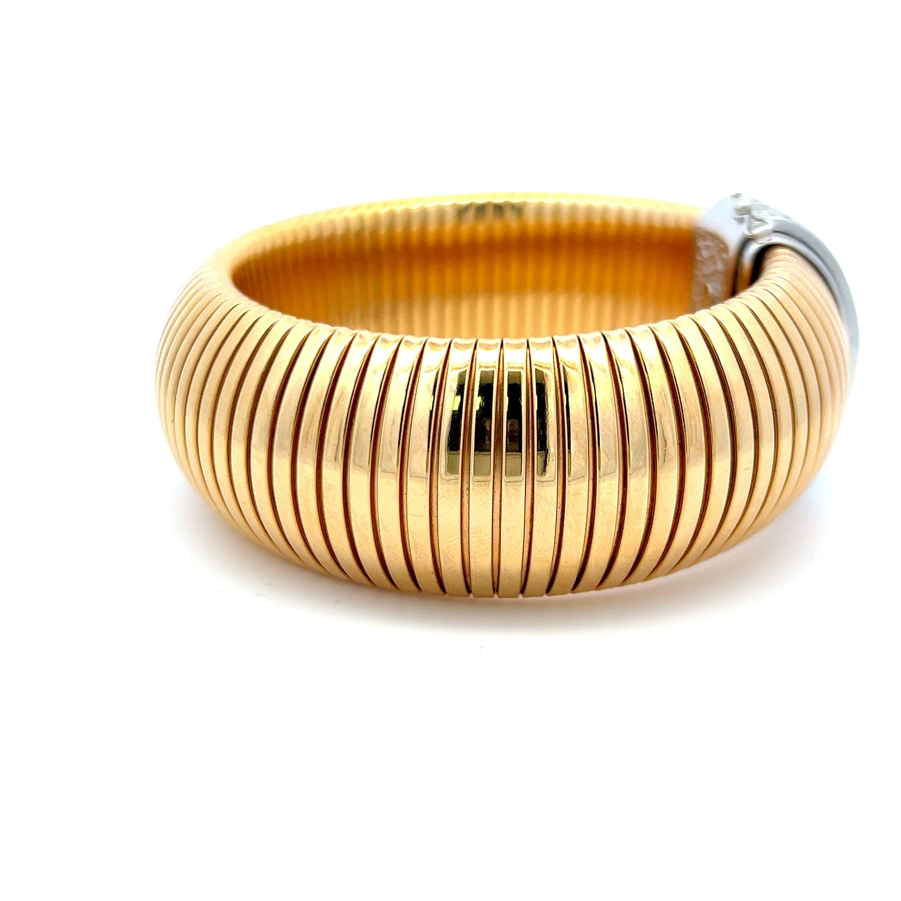 2.00 Carat Round Brilliant H VS1 Diamond 18 Karat Two Tone Gold Tubogas Bracelet For Sale 4