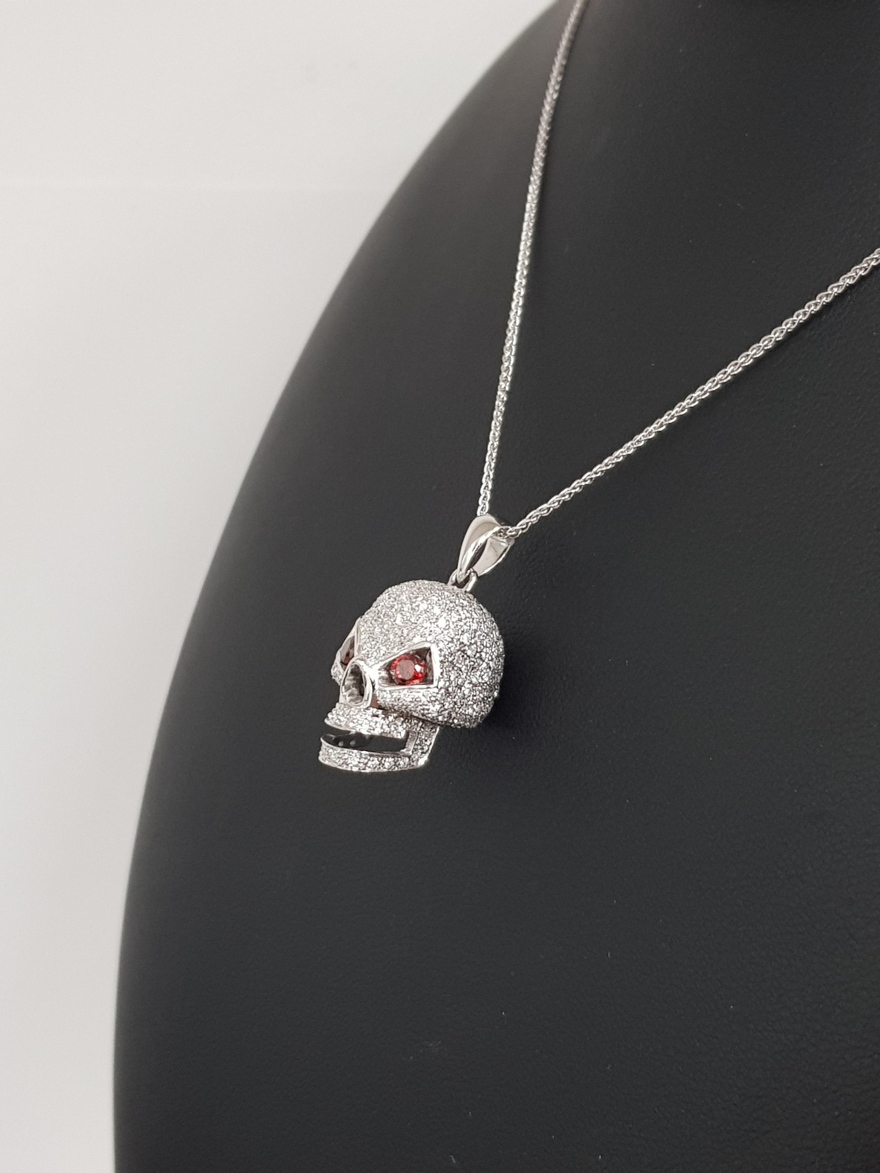skull diamond pendant