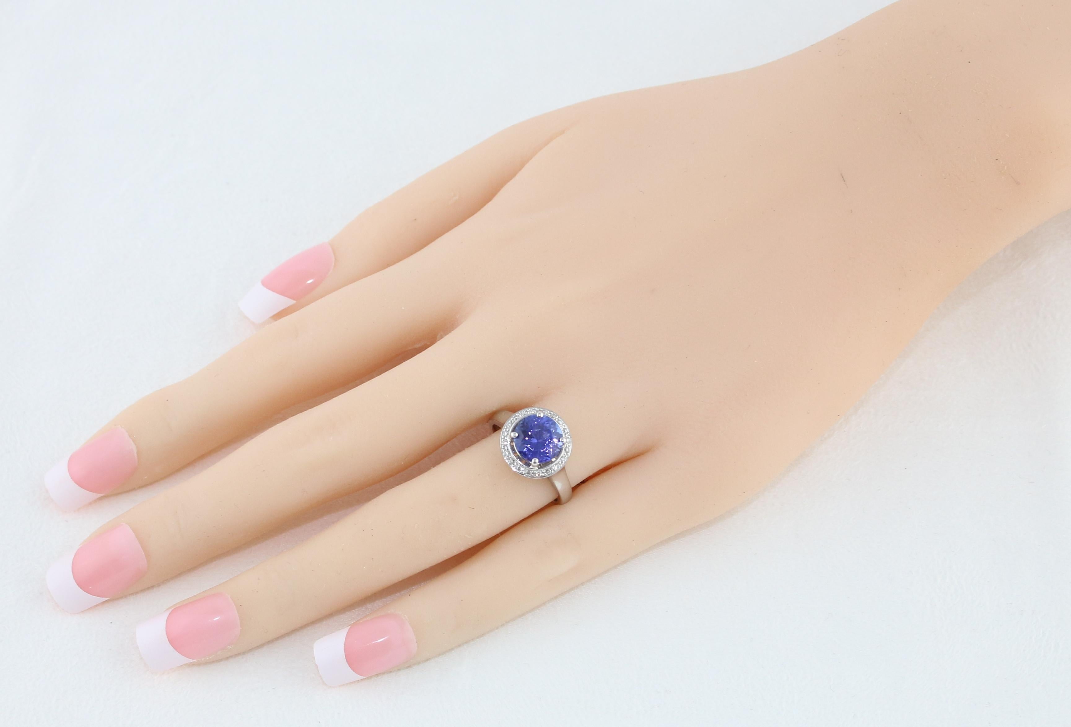 2.00 Carat Round Tanzanite Diamond Halo Gold Ring In New Condition For Sale In New York, NY