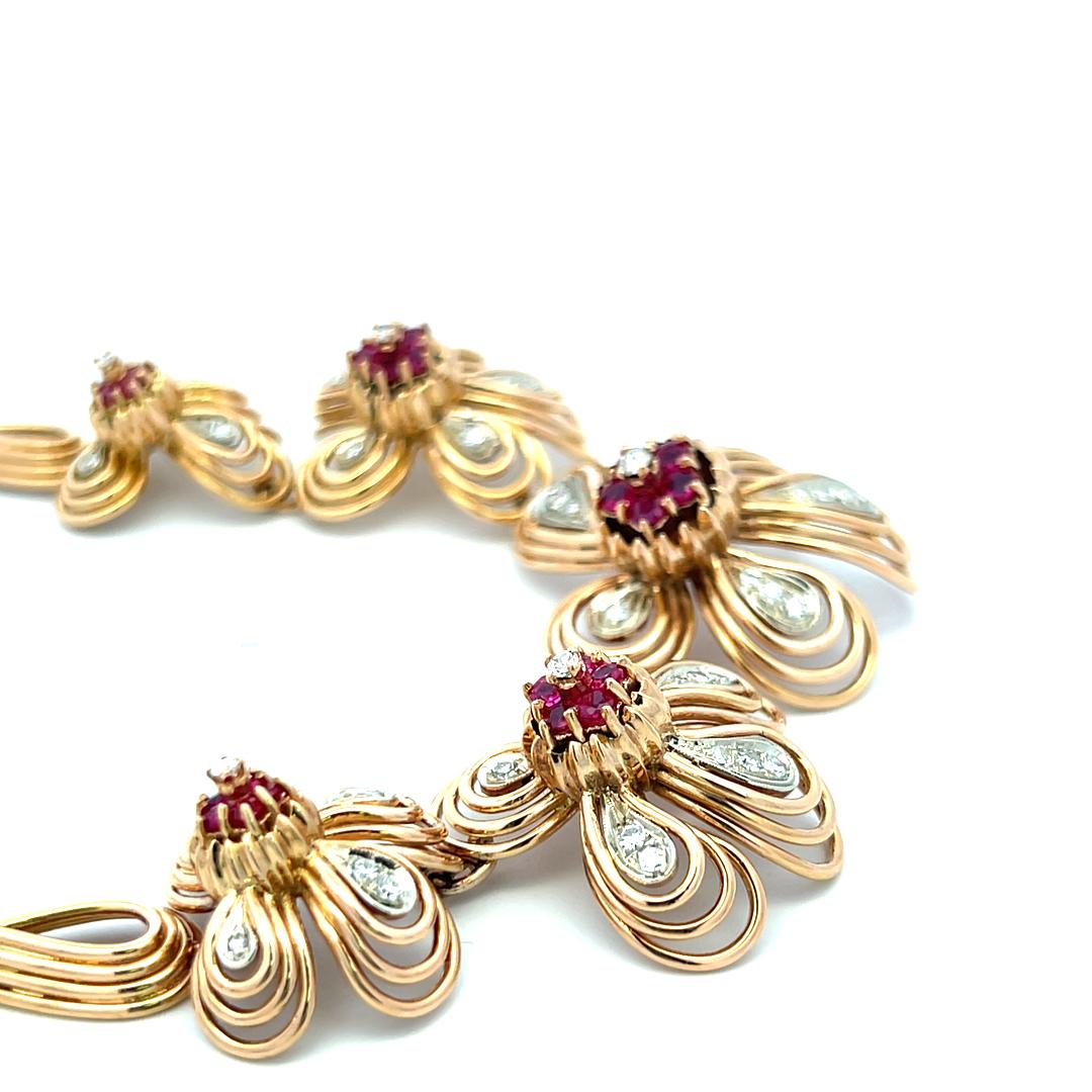 De las mujeres Rubí de 2,00 quilates Diamante redondo brillante de 1,00 quilates Collar de Oro de 18 quilates con Declaración en venta