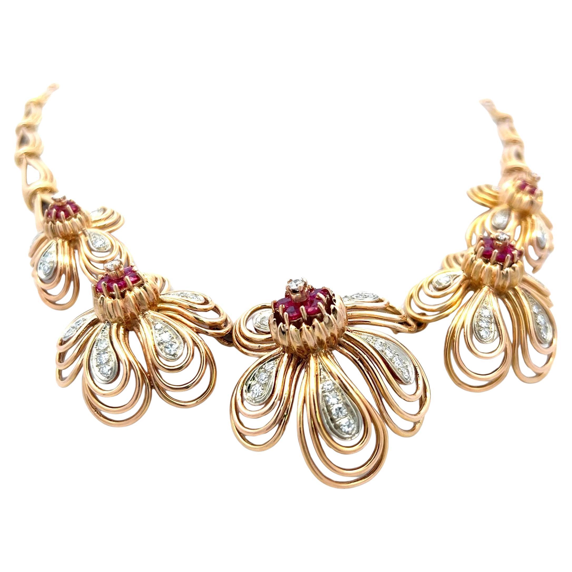 2.00 Carat Ruby 1.00 Carat Round Brilliant Diamond Statement Necklace en or 18K