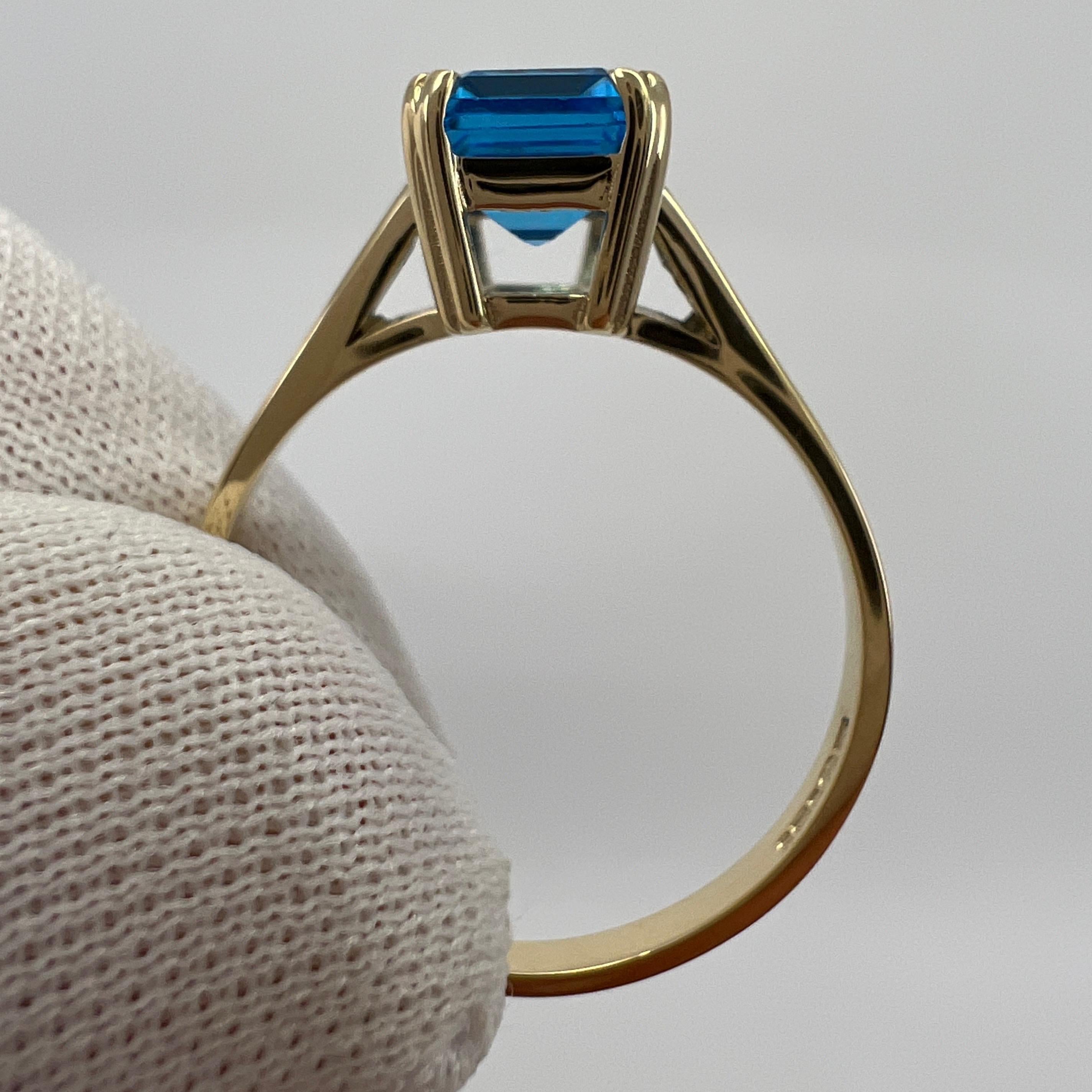 2.00 Carat Swiss Blue Topaz Emerald Octagonal Cut Yellow Gold Solitaire Ring Unisexe en vente