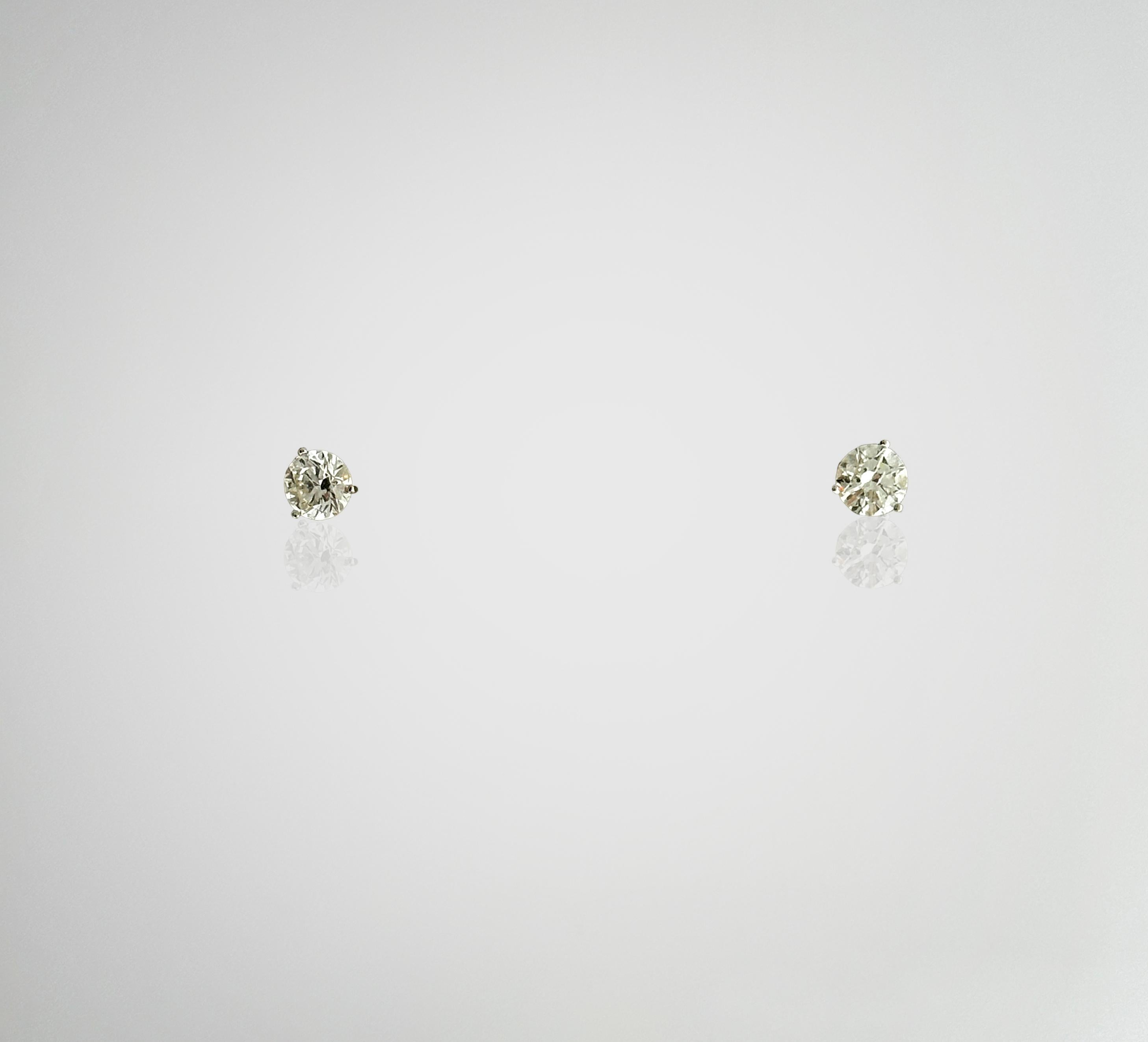 Contemporary 2.00 Carat Total Natural Round Diamond Studs in 14K White Gold For Sale