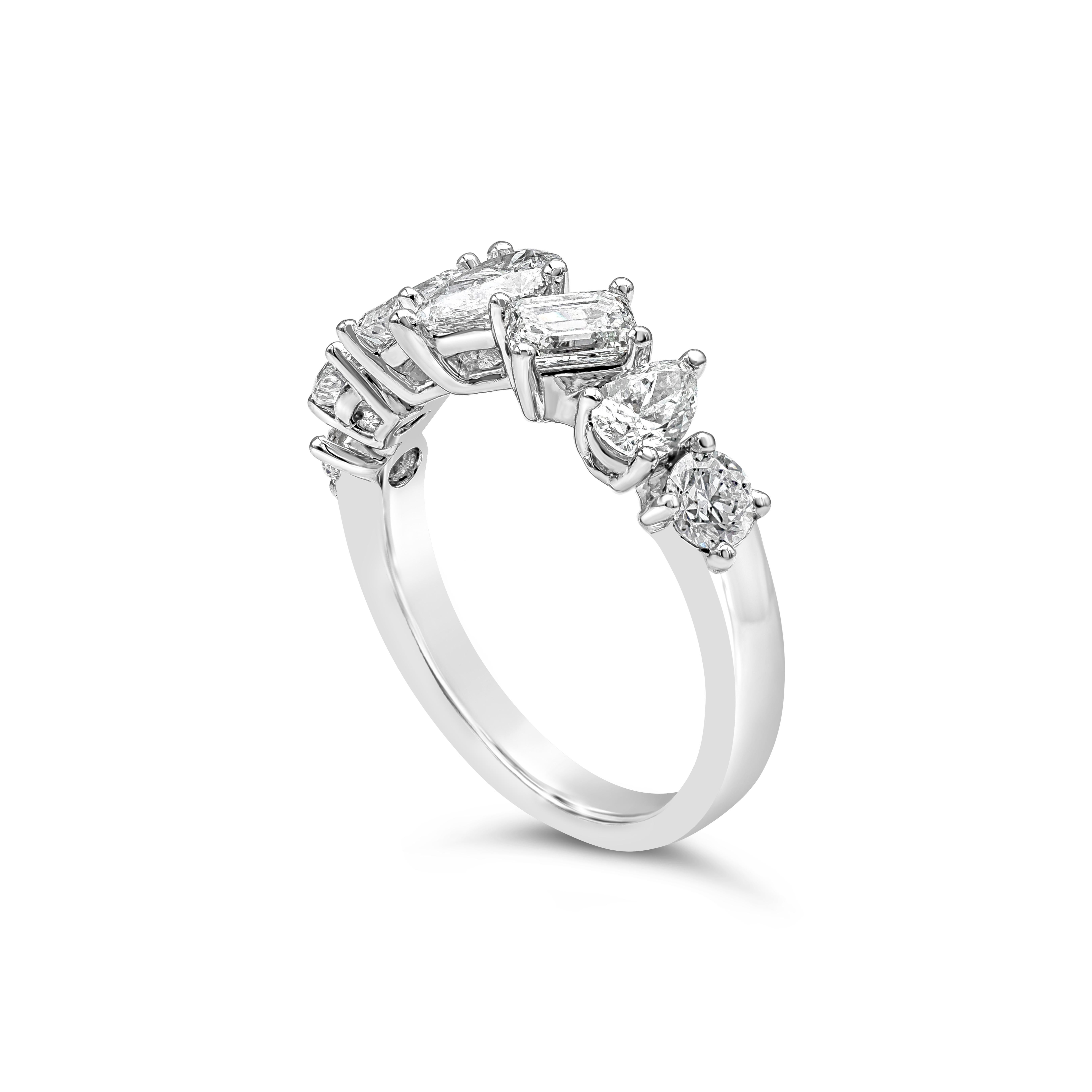Contemporain 2.00 Carat Total Seven-Stone Multiple Shape Diamond Fashion Ring in White Gold (Bague de mode en or blanc à sept pierres) en vente