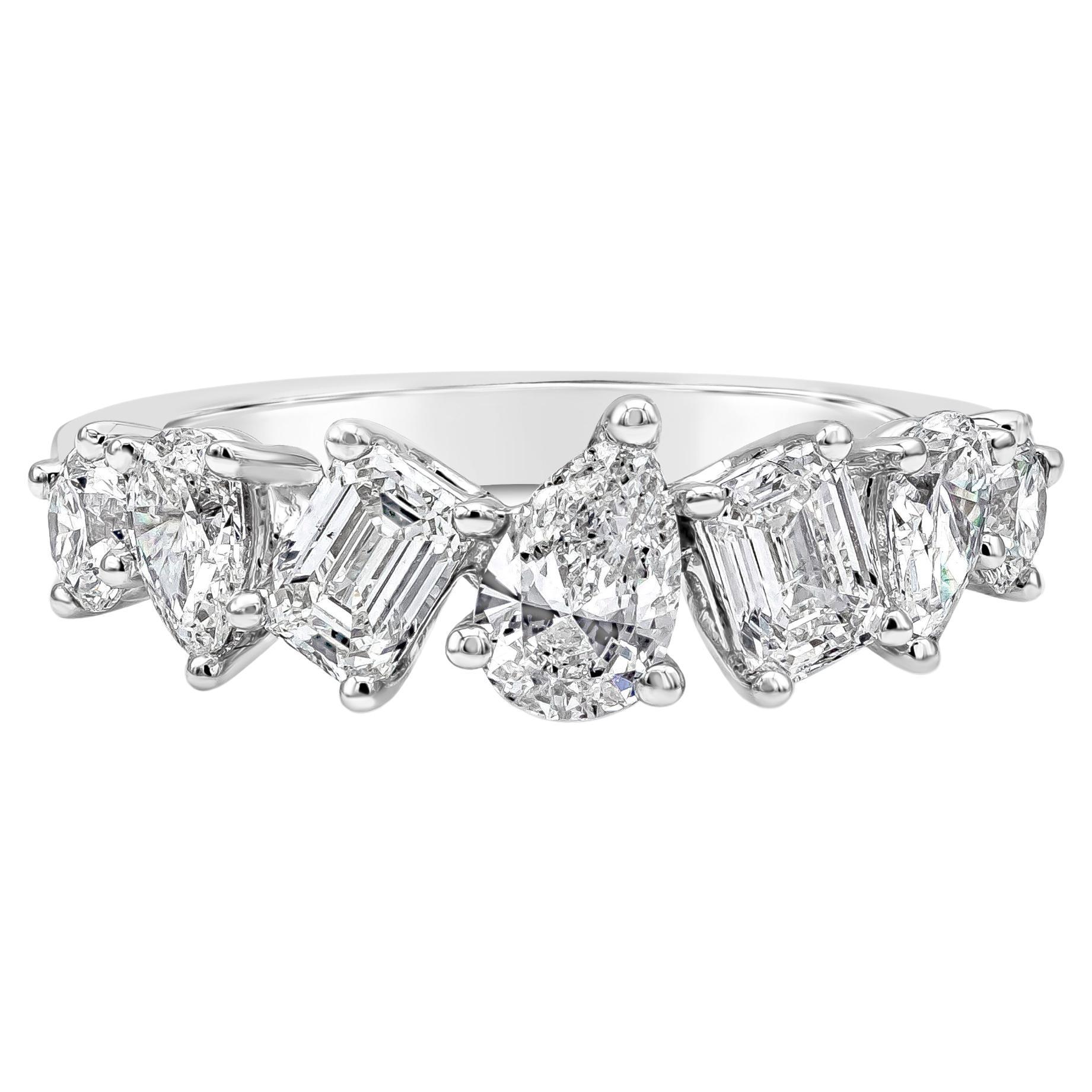 2,00 Karat insgesamt Sieben-Stein-Diamant-Mode-Ring aus Weißgold mit mehrfarbigen Diamanten in verschiedenen Formen