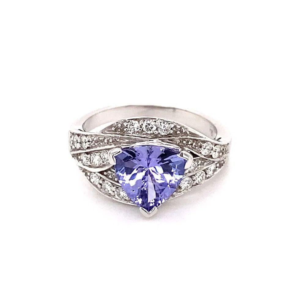 Donna Anello con tanzanite e diamanti d'epoca da 2,00 carati e trilioni di carati in vendita