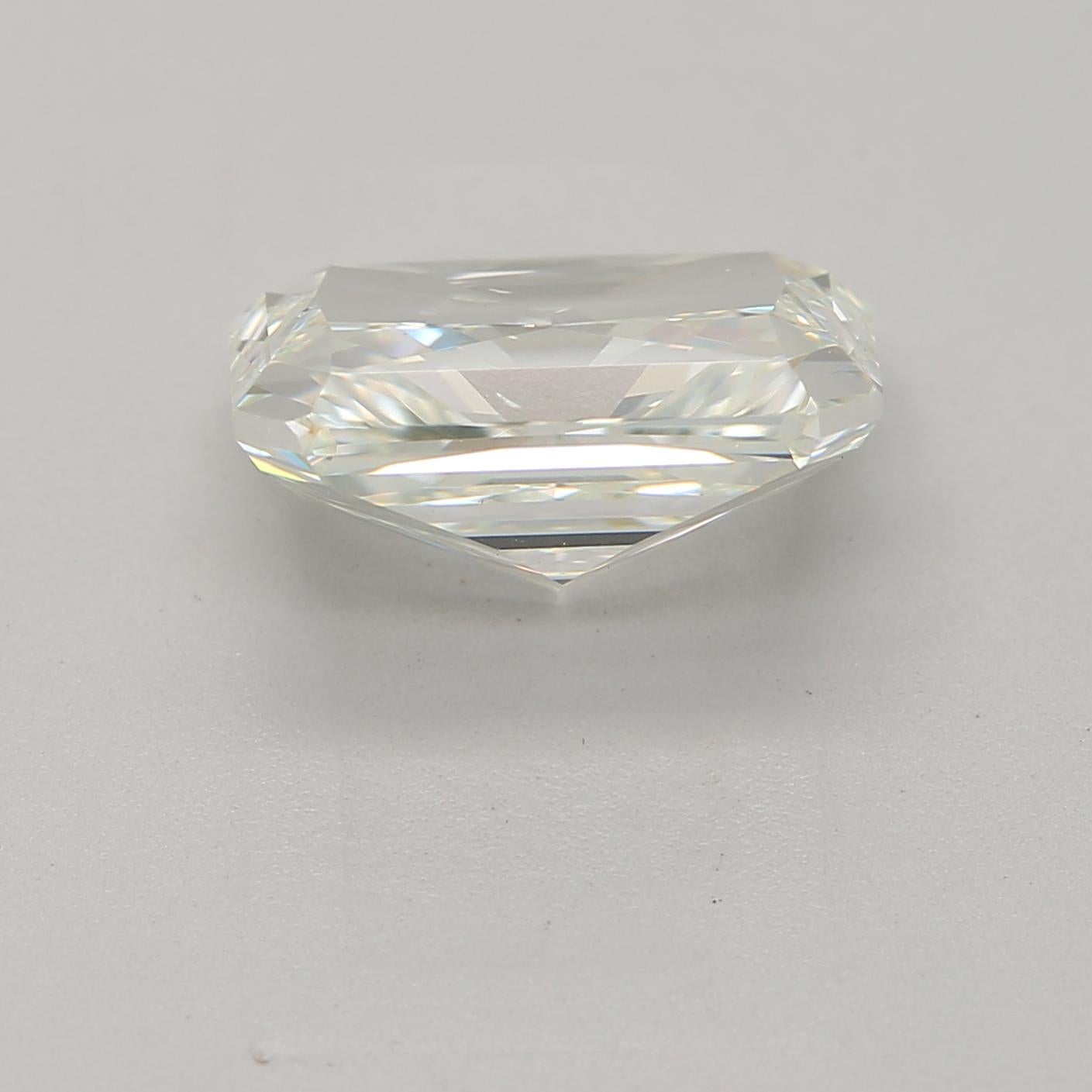 2.00 Carat Very Light Green Radiant Cut Diamond SI1 Clarity GIA Certified In New Condition For Sale In Kowloon, HK