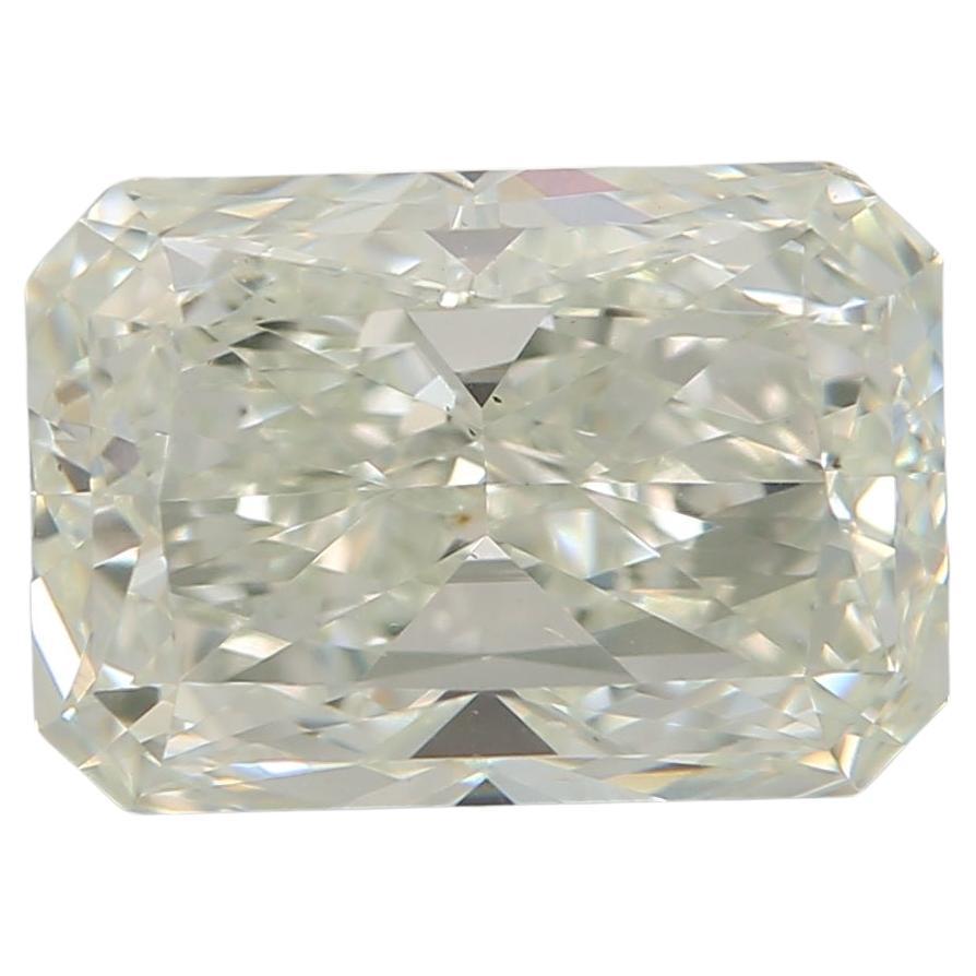 2.00 Carat Very Light Green Radiant Cut Diamond SI1 Clarity GIA Certified For Sale