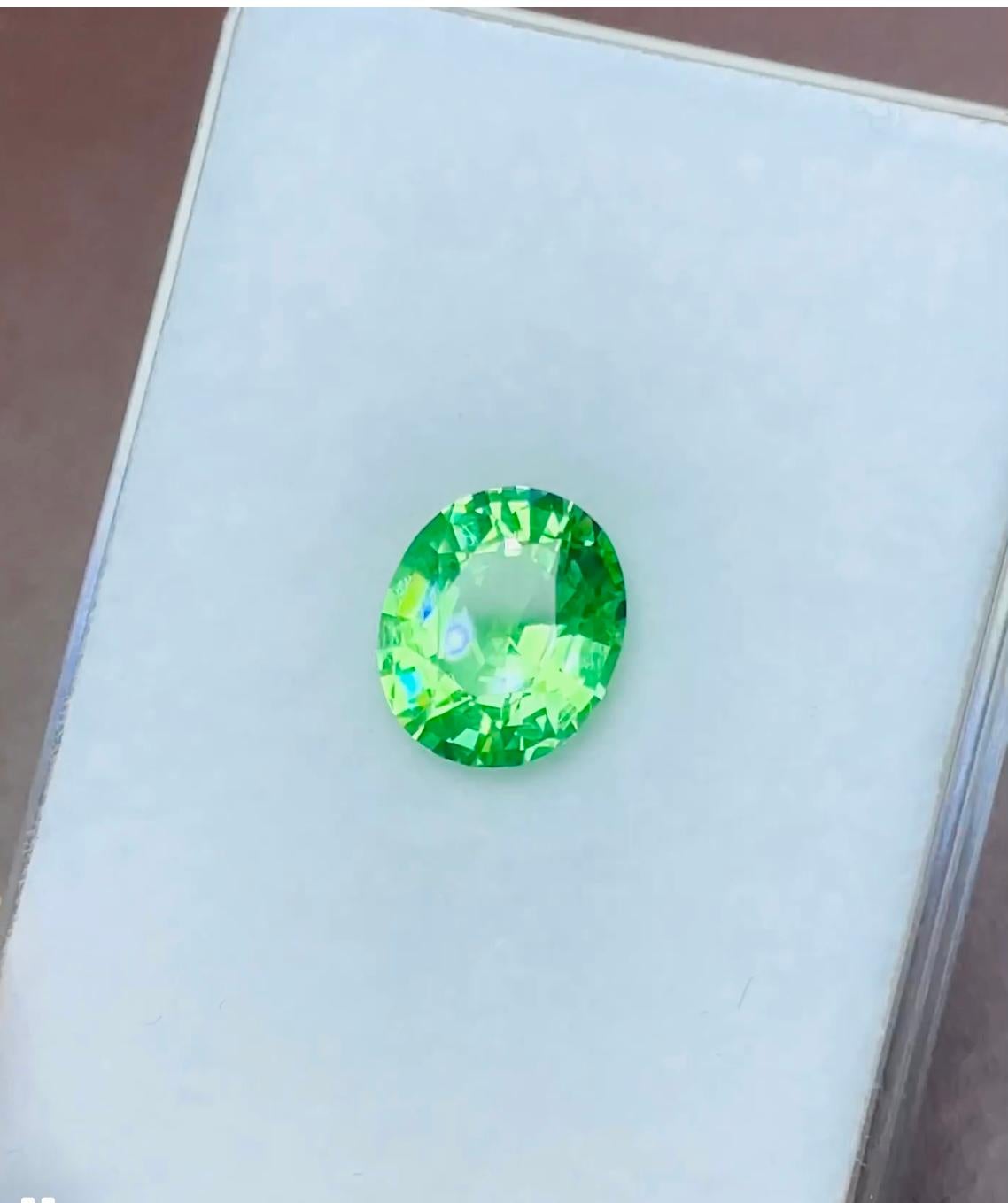 4.26 Carats Tsavorite High quality mint green Germany cut In New Condition For Sale In bangkok, TH