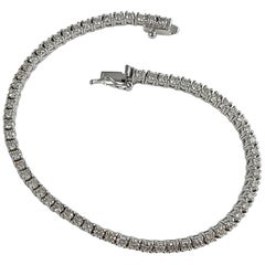 2.00 Carat Diamond Tennis Bracelet Set in 18 Karat White Gold