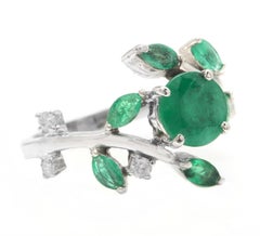2.00 Carats Impressive Natural Emerald and Diamond 14K White Gold Ring
