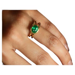 2.00 Carats Loop Ring East-West Oval Colombian Emerald Natural Gold