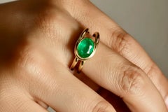 2.00 Carats Loop Ring East-West Oval Colombian Emerald Natural Gold