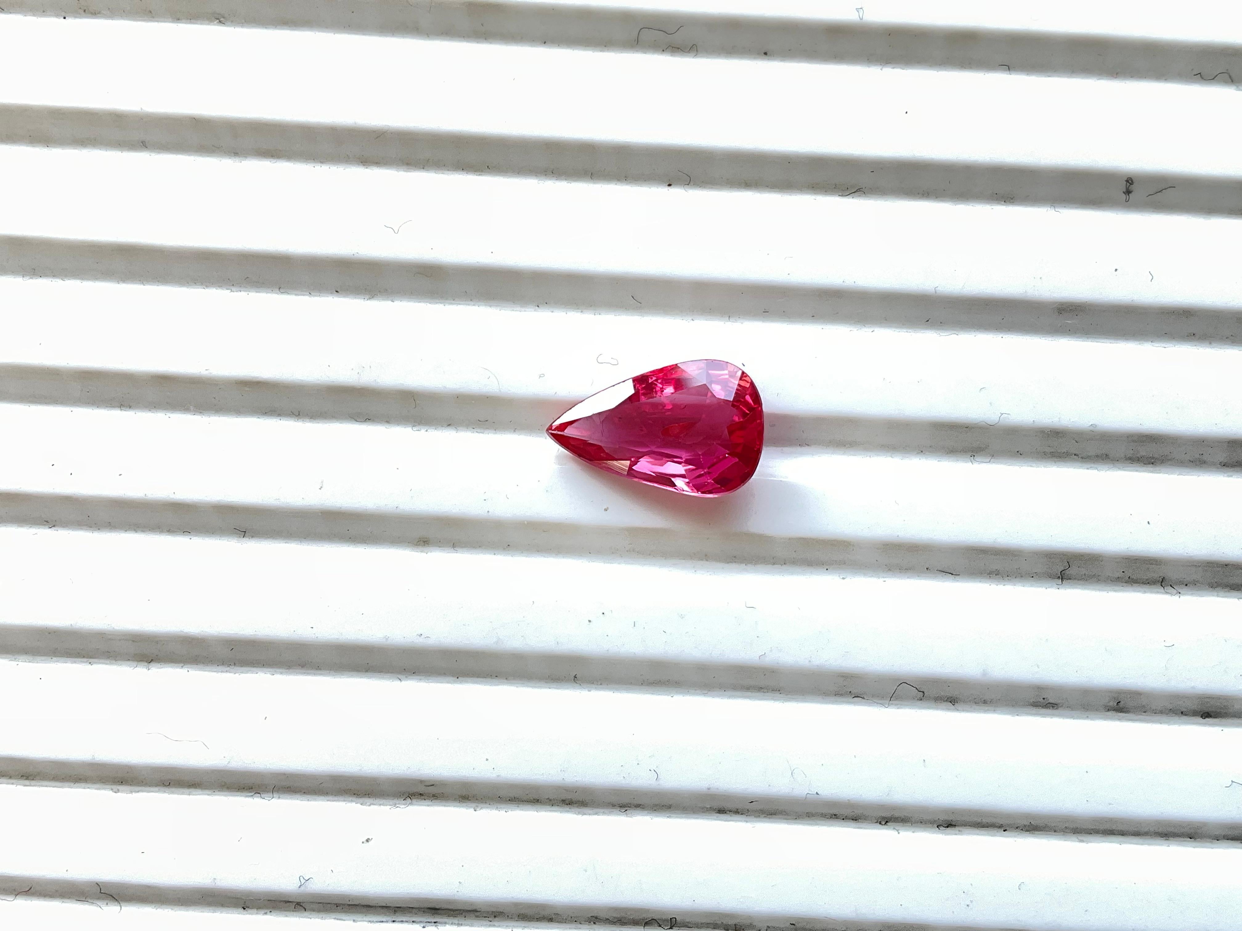 2,00 Karat Orangish Red Ruby Mosambik No-heat Pear Cut Stone Natürlicher Edelstein im Angebot 1