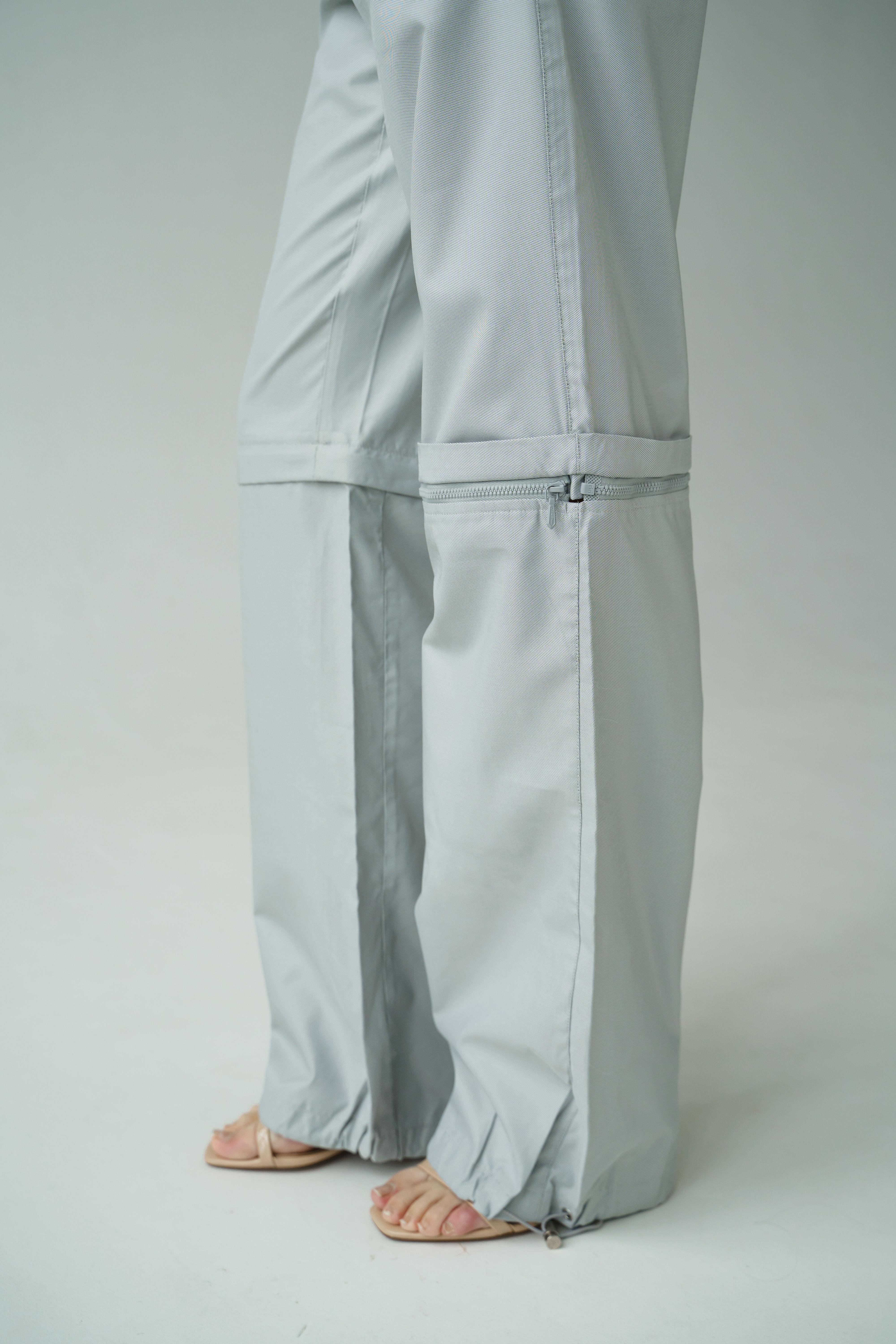 2001 Chanel Convertible Pants / Shorts Wide Leg In Fair Condition For Sale In Алматинский Почтамт, KZ
