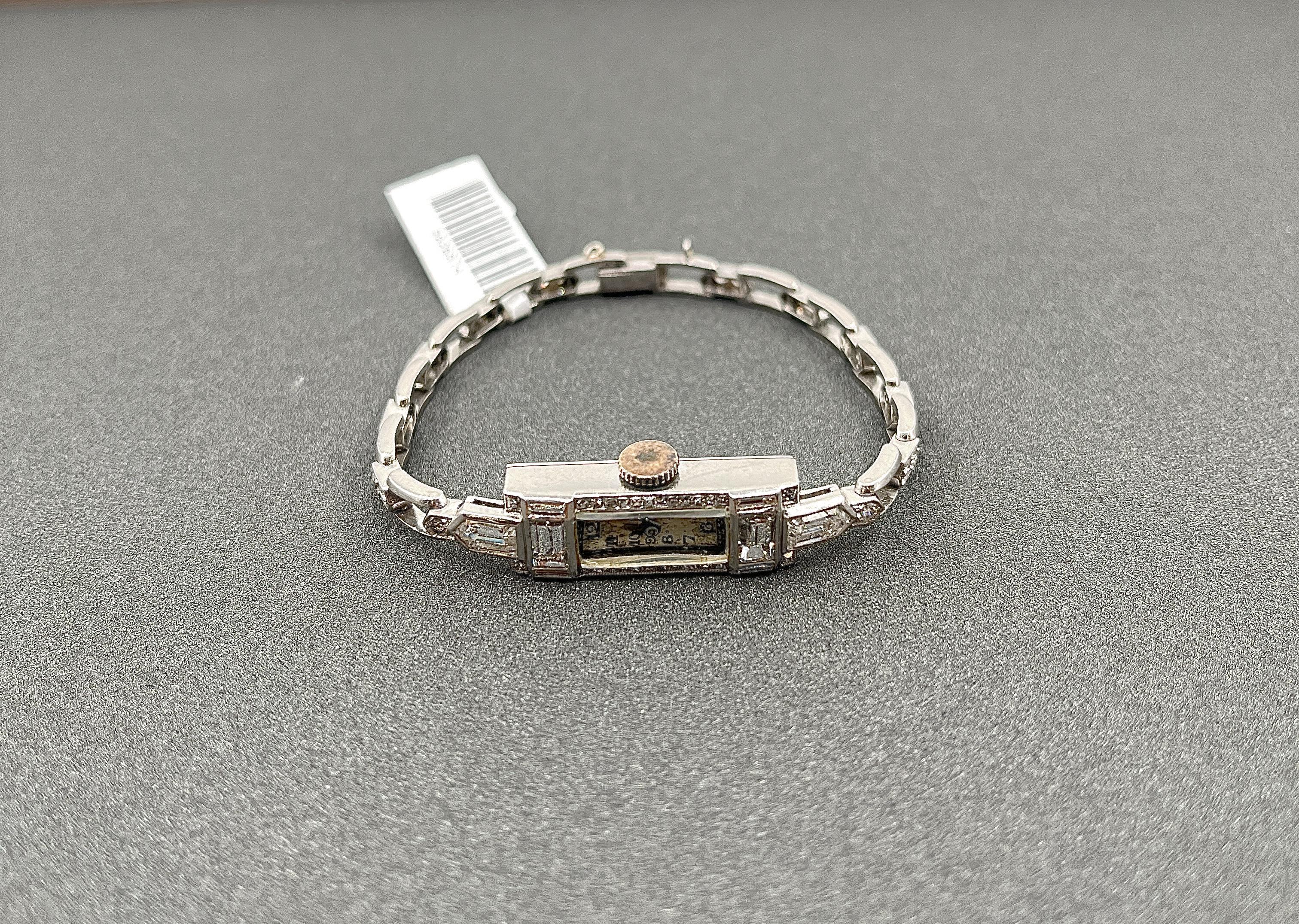Art Deco 2.00 ct Antique Ladies Watch For Sale
