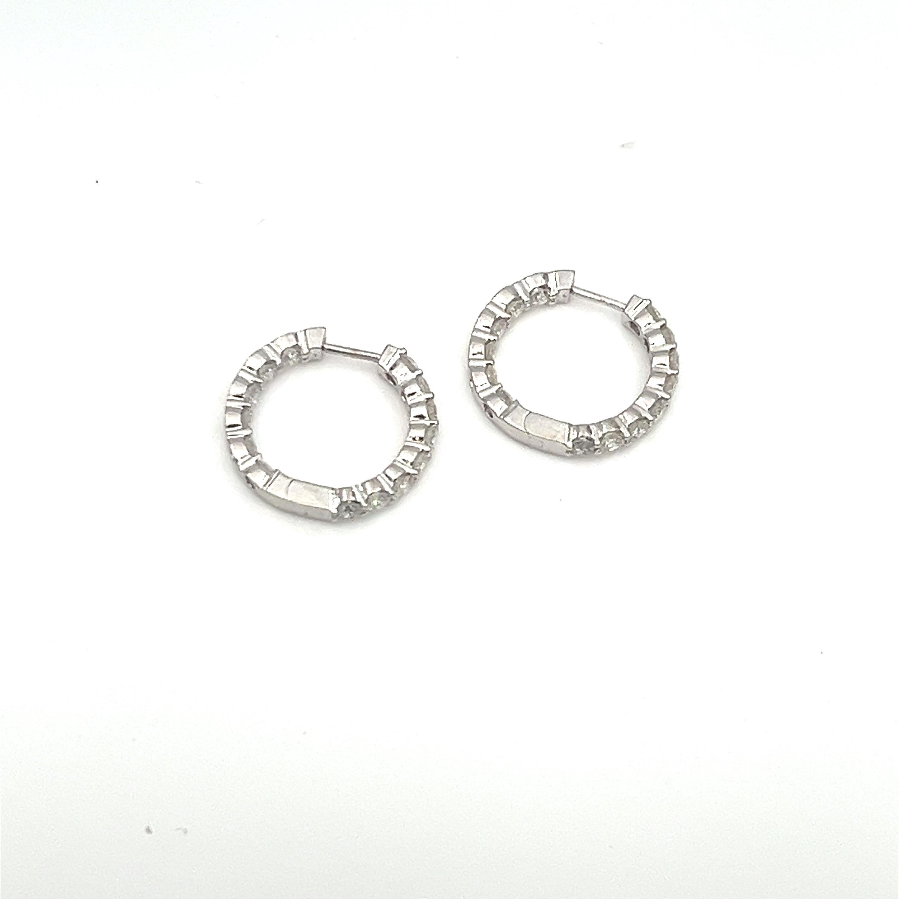Round Cut 2.00 ct Diamond Hoop Earrings For Sale