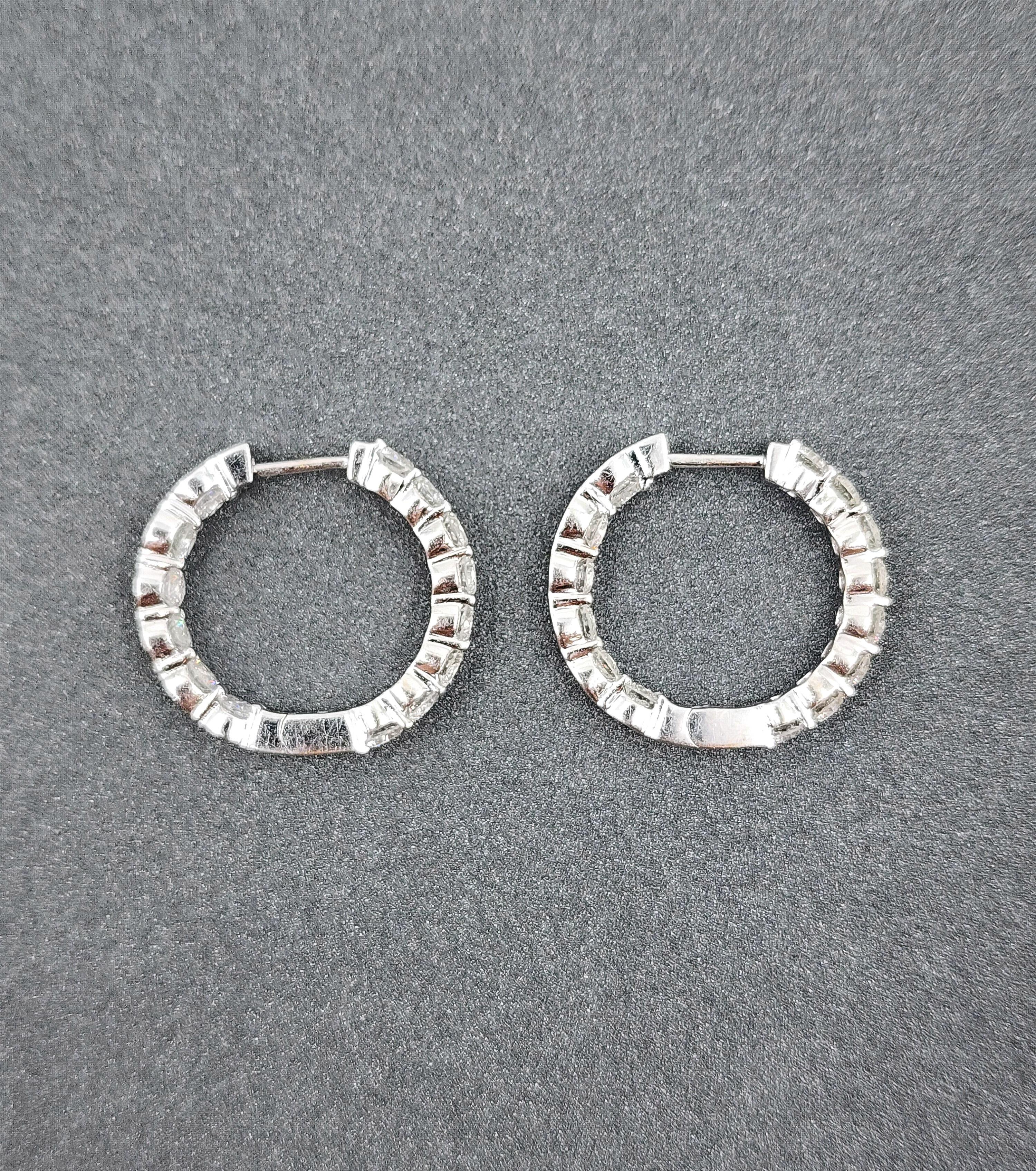 Boucles d'oreilles en diamant de 2,00 ct en vente 1