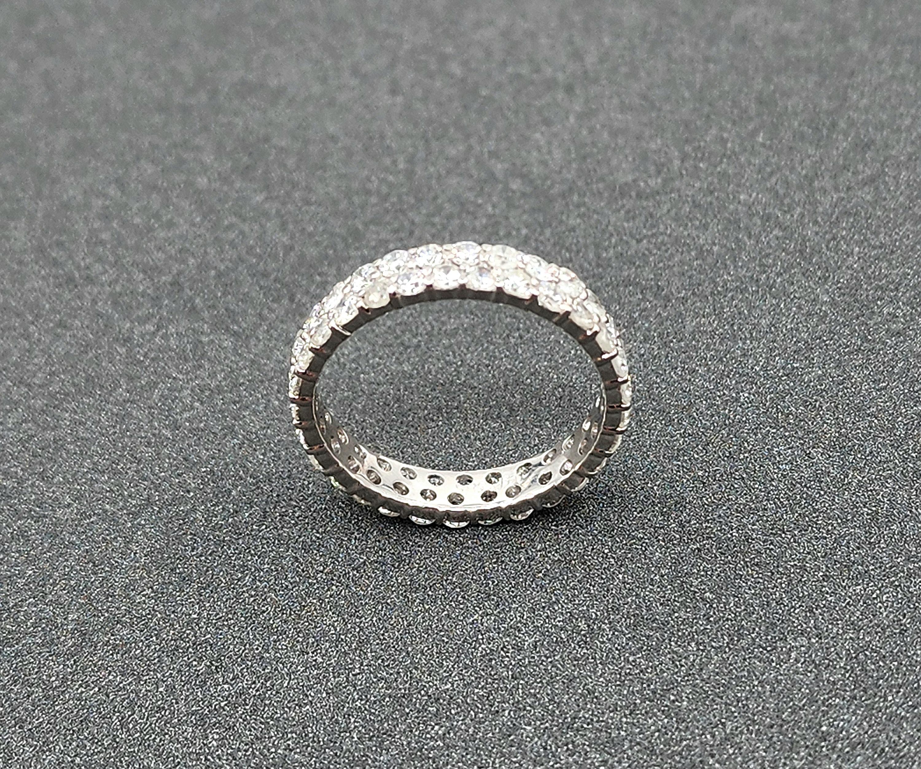 Taille ronde Bague d'éternité à deux rangs de diamants de 2,00 ct en vente
