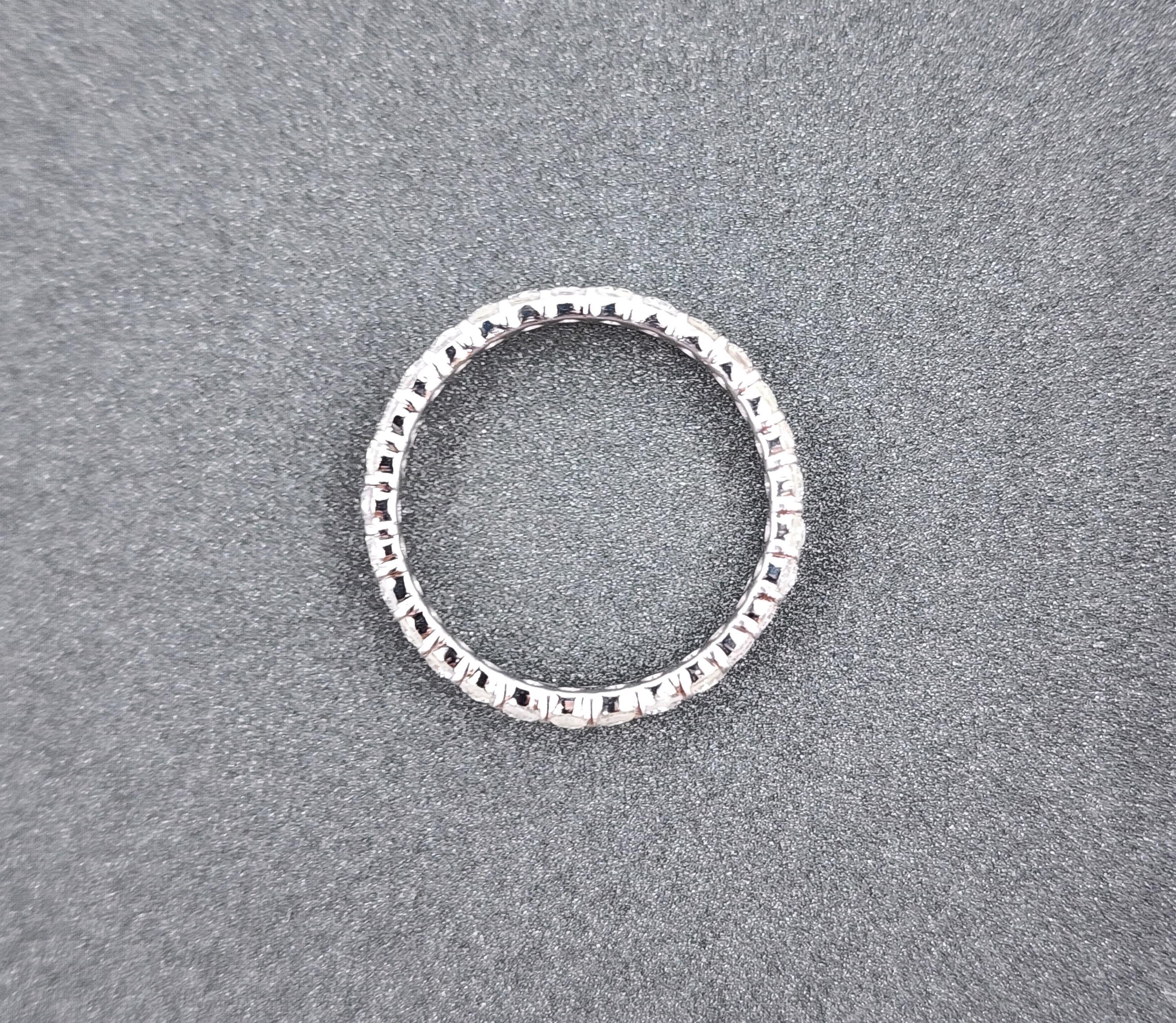 Bague d'éternité à deux rangs de diamants de 2,00 ct en vente 1