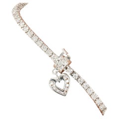 Bracciale tennis con diamanti da 2,00 CTW in oro bianco 14K con charme a forma di cuore