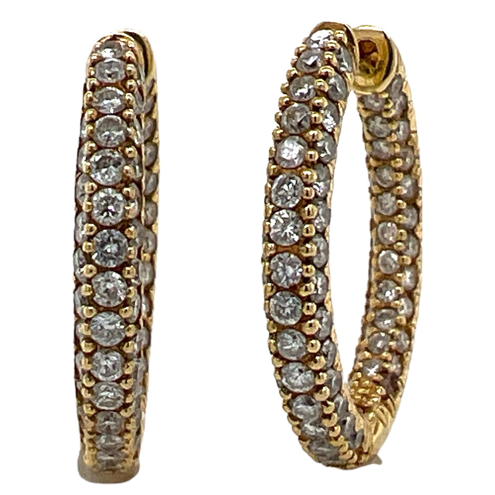 2,00 CTW Pav Diamant In & Out Creolen aus 18 Karat Gelbgold im Zustand „Hervorragend“ in Boca Raton, FL