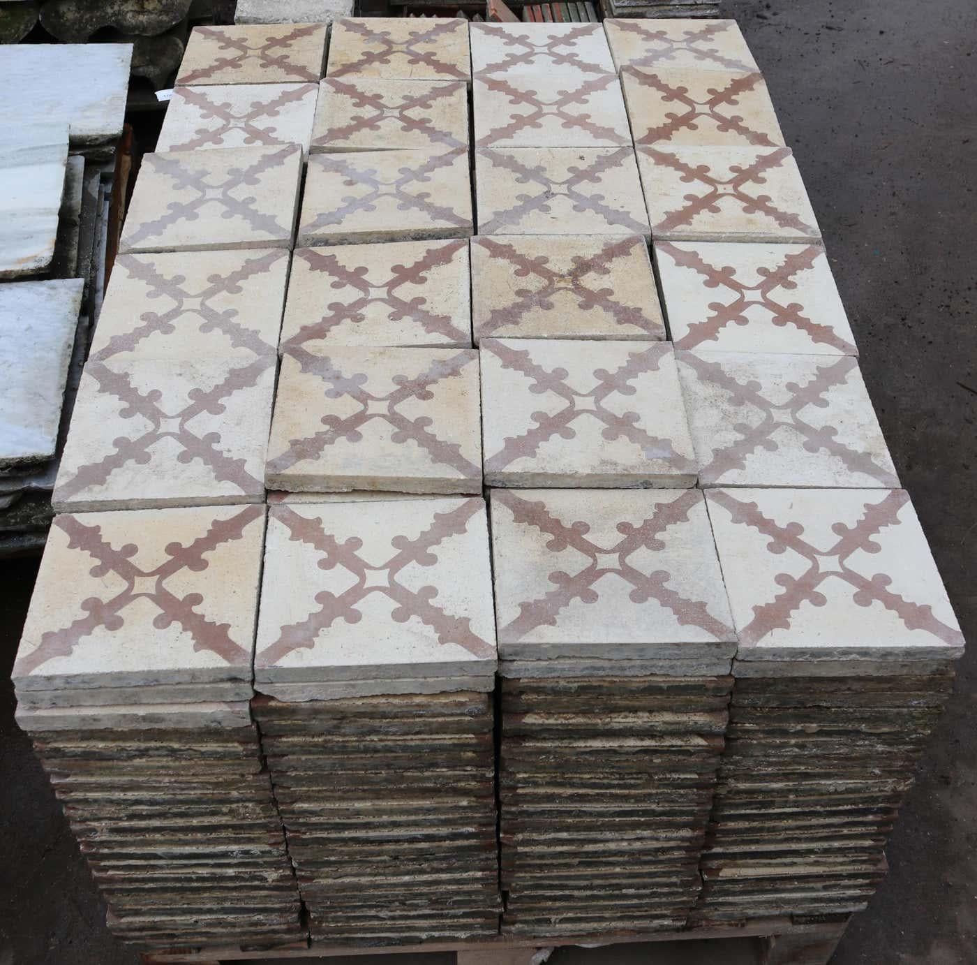 200 piastrelle encaustiche di recupero per Ernest In condizioni discrete in vendita a Wormelow, Herefordshire