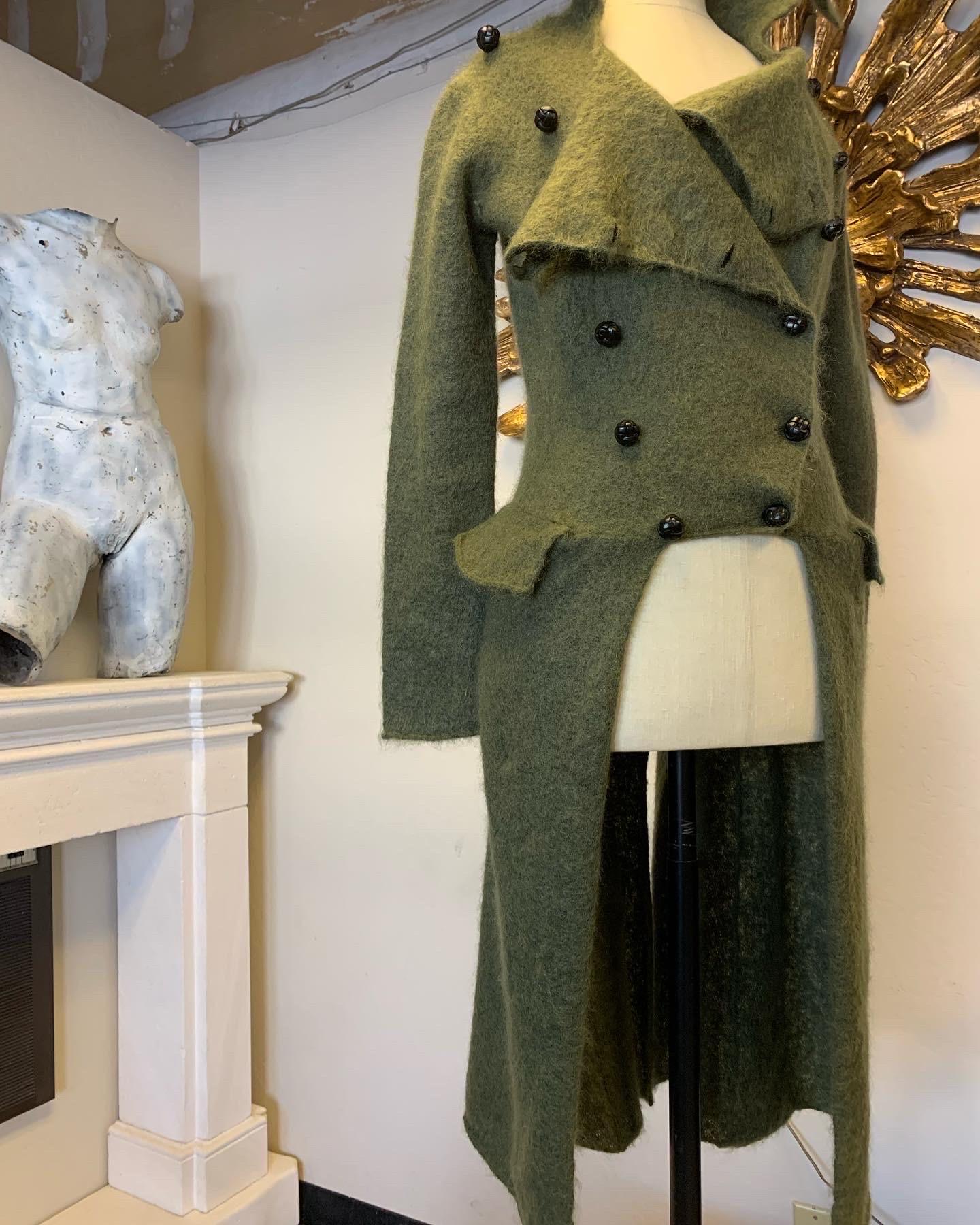 Alexander McQueen - Manteau en mohair Moss coup pour enfant, style militaire, 2006 Excellent état à Gresham, OR