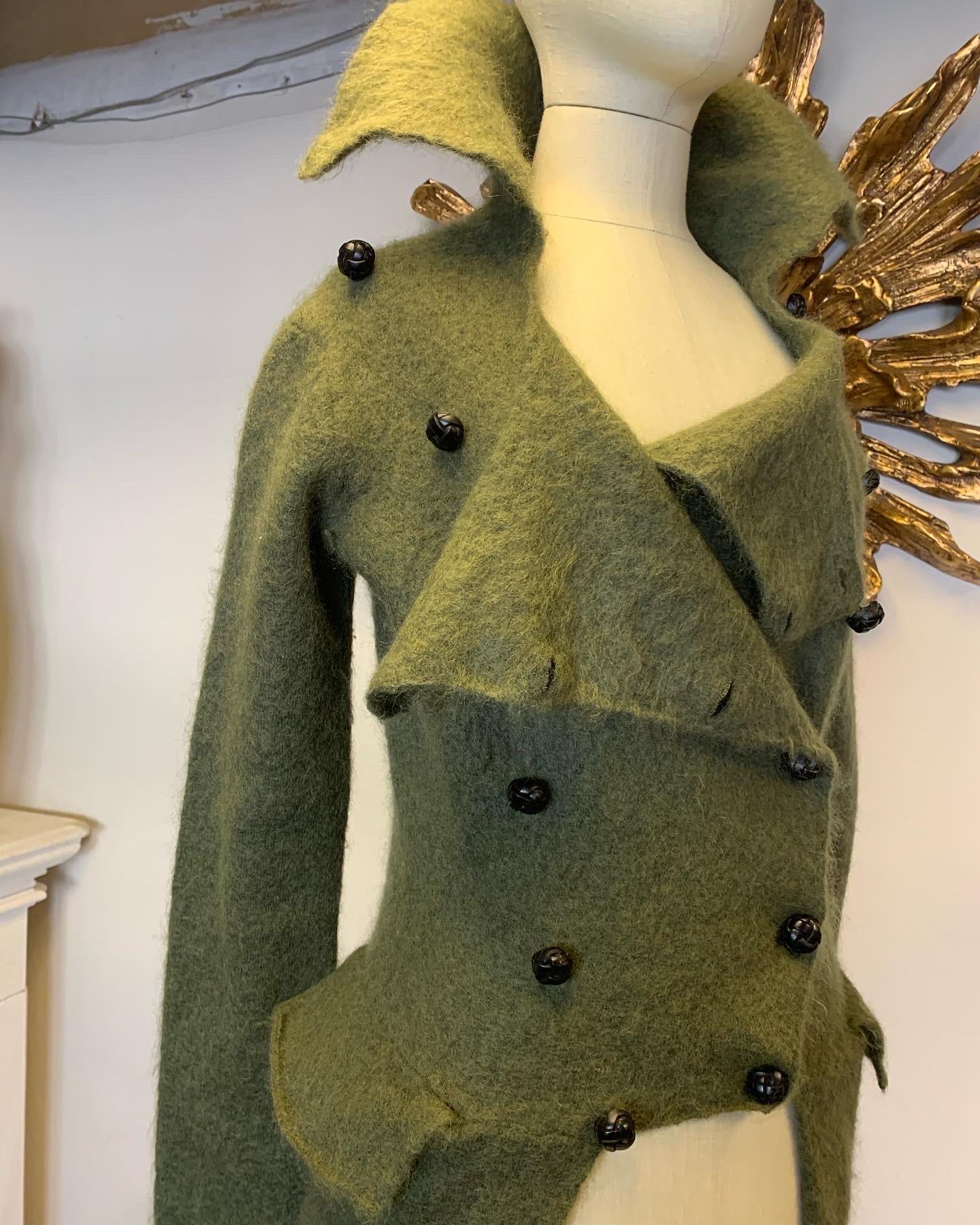  Alexander McQueen - Manteau en mohair Moss coup pour enfant, style militaire, 2006 Unisexe 