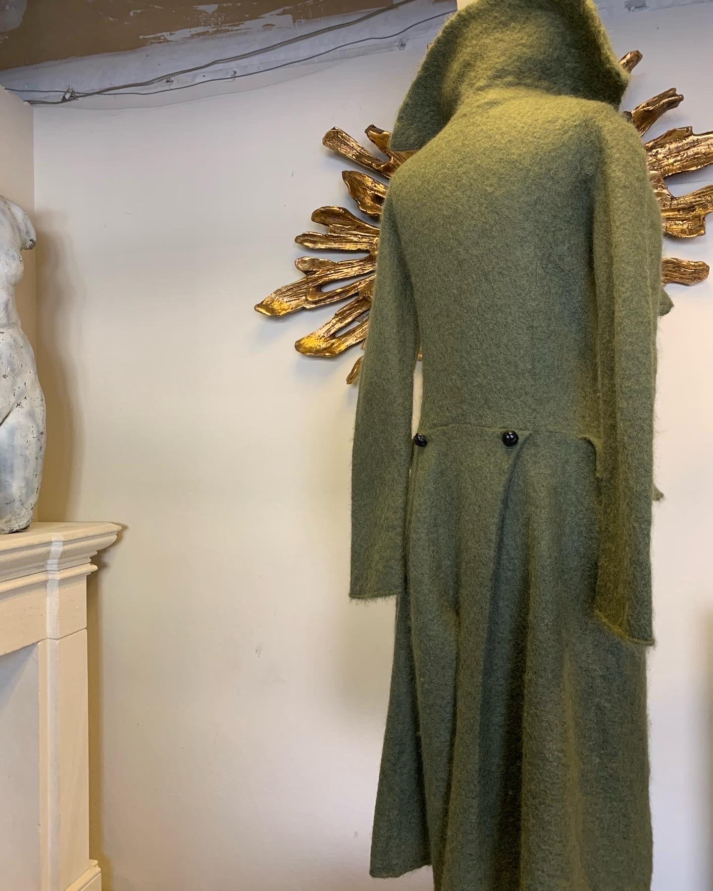 Alexander McQueen - Manteau en mohair Moss coup pour enfant, style militaire, 2006 2