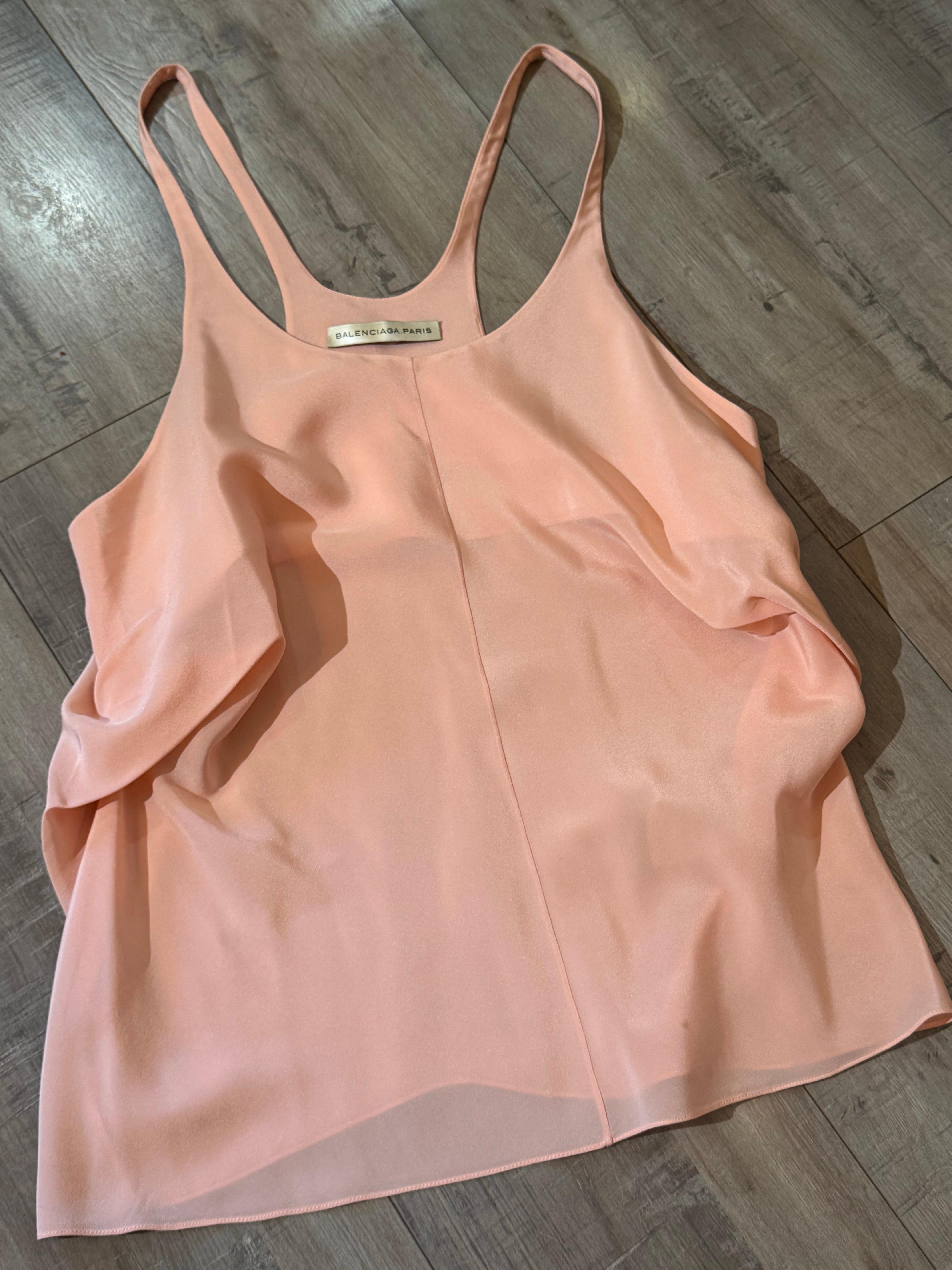 2000 Balenciaga Camisola de seda melocotón con espalda cruzada y detalles drapeados laterales en venta 5