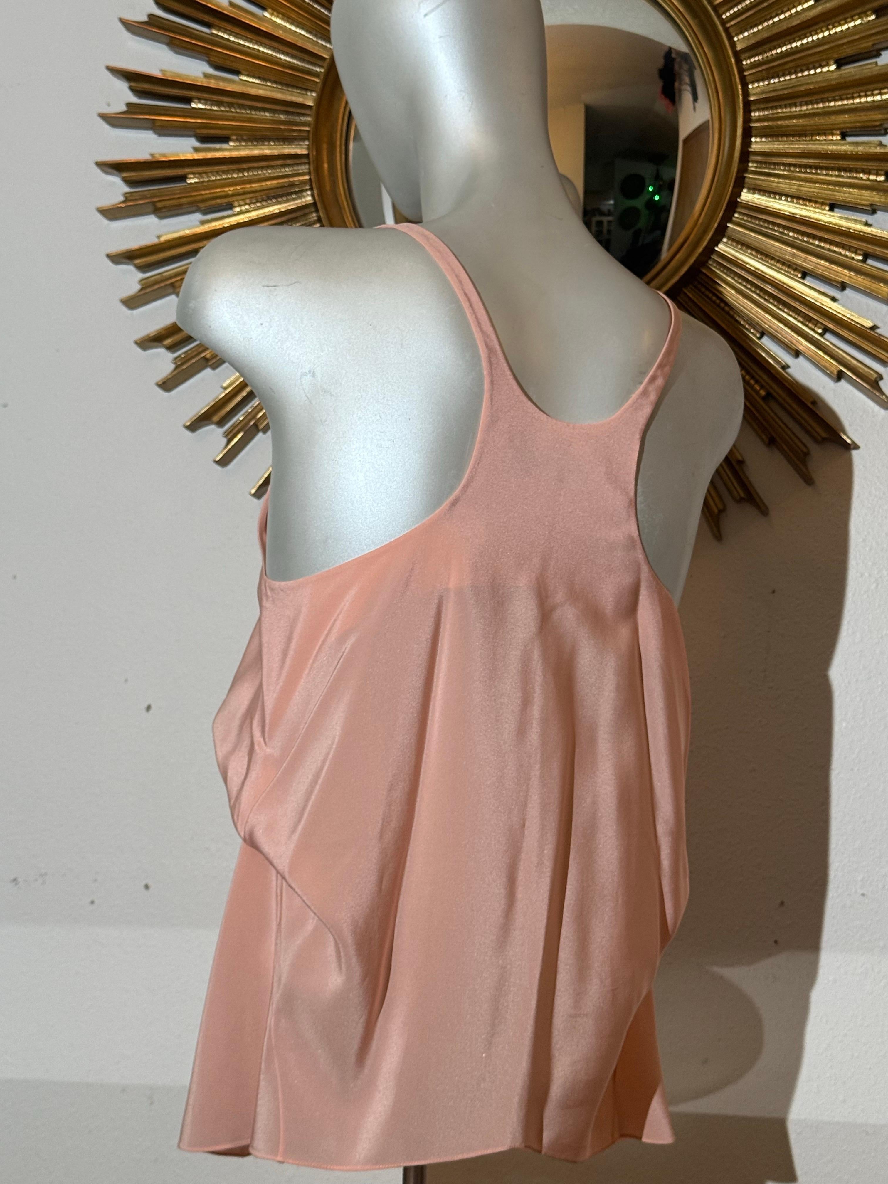 2000 Balenciaga Camisola de seda melocotón con espalda cruzada y detalles drapeados laterales Marrón en venta