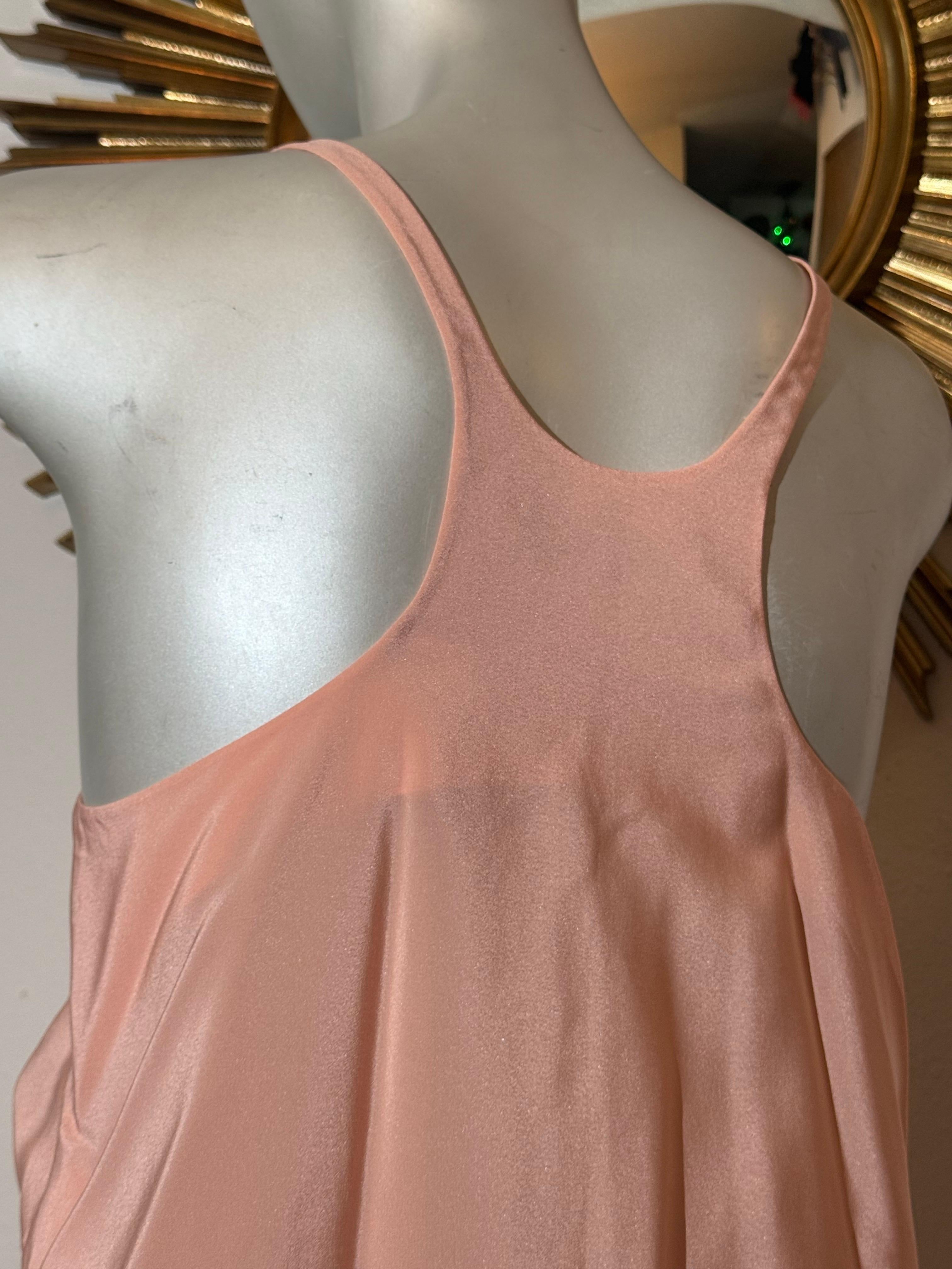 2000 Balenciaga Camisola de seda melocotón con espalda cruzada y detalles drapeados laterales en Excelente estado para la venta en Gresham, OR