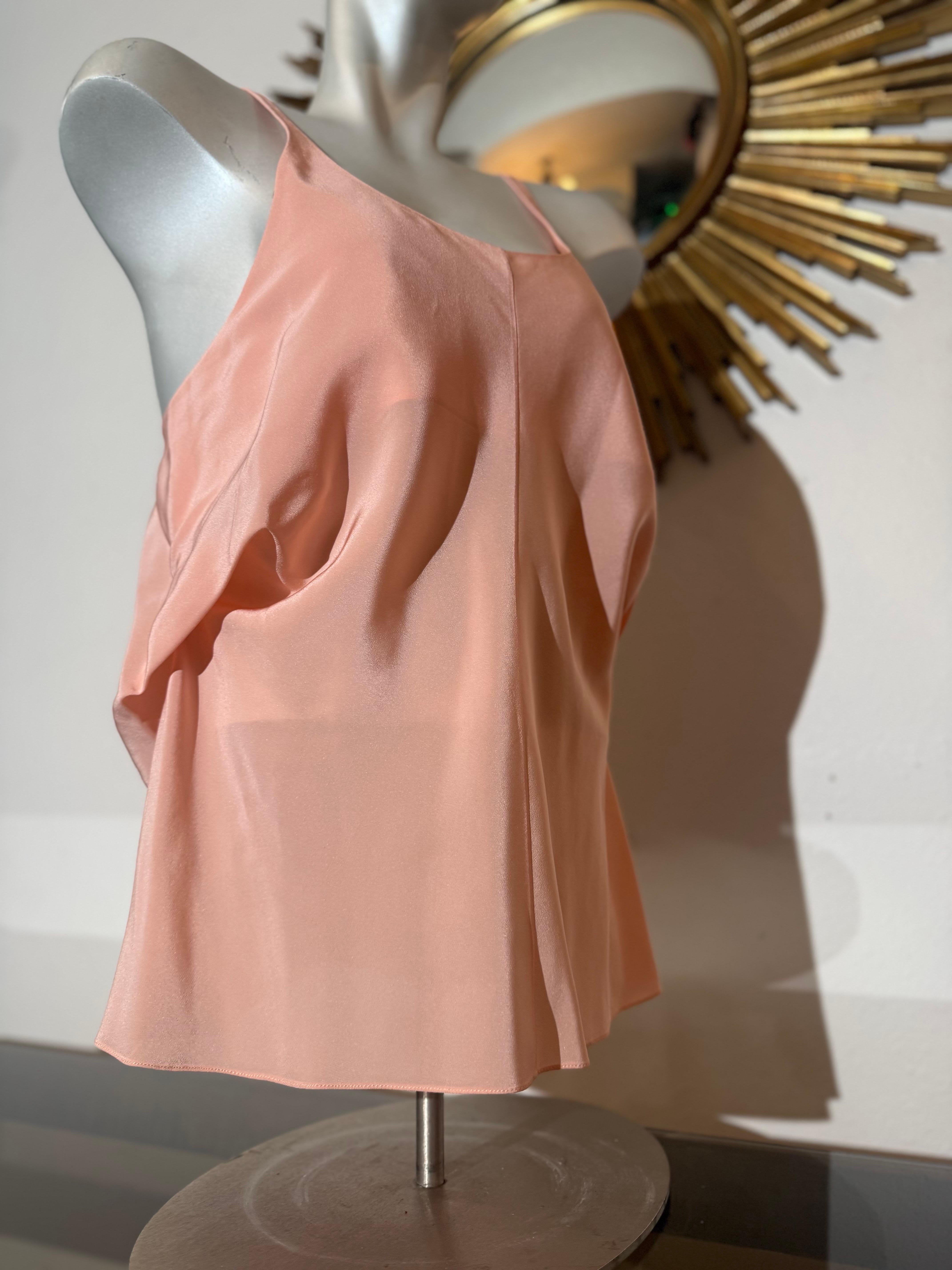 2000 Balenciaga Camisola de seda melocotón con espalda cruzada y detalles drapeados laterales en venta 4