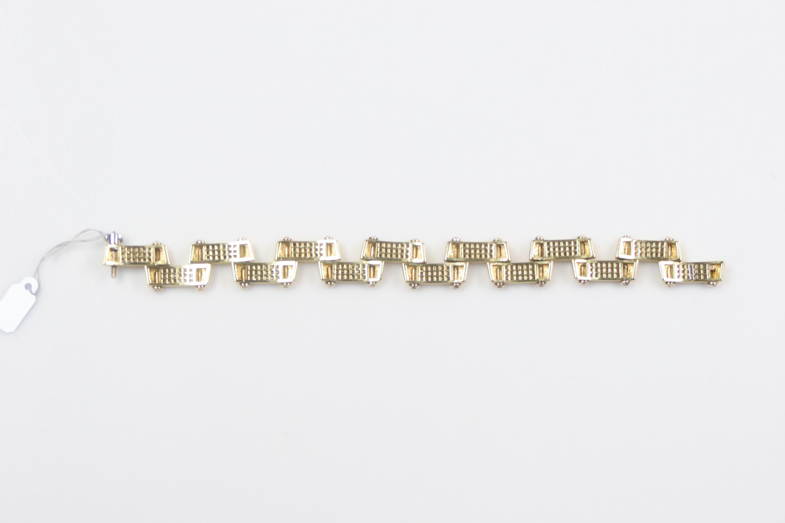 20.00 Carat 18 Karat Yellow Gold Diamond Handmade Link Bracelet In New Condition For Sale In Sherman Oaks, CA